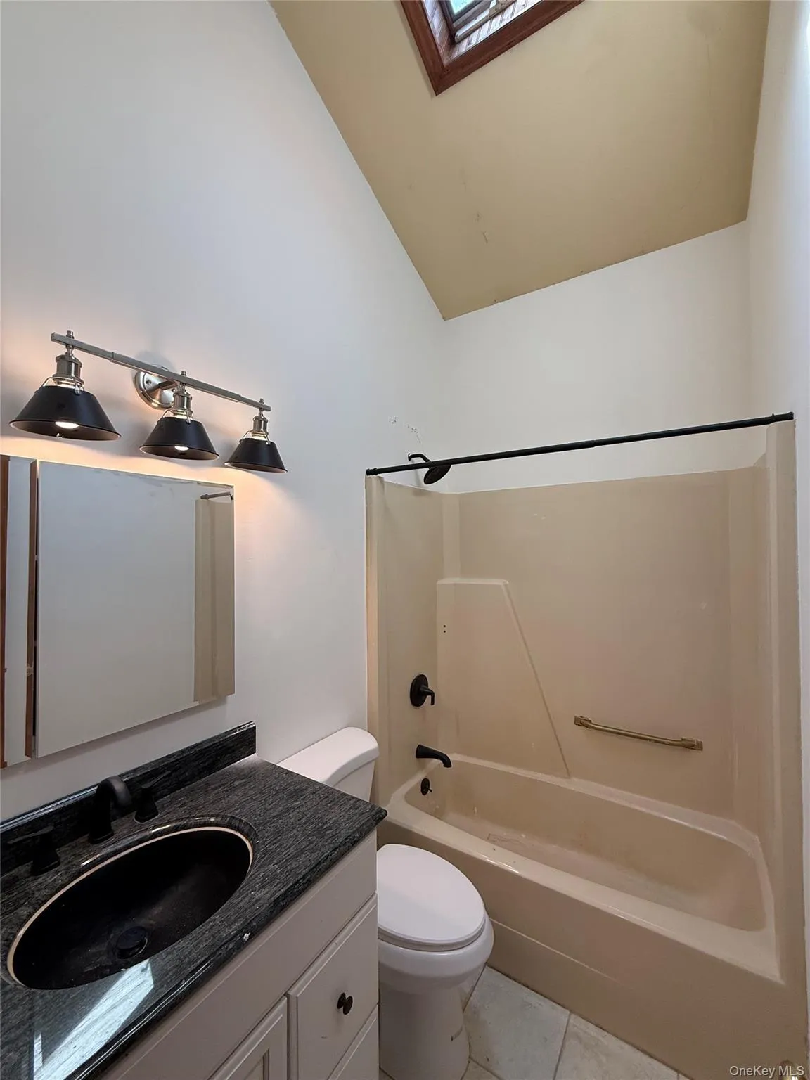 full bathroom full bathroom