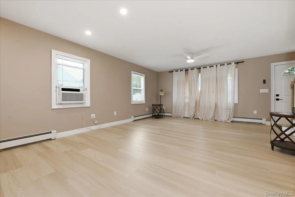 828 Bruce Drive, Hempstead, NY, 4 Bedrooms Bedrooms, 14 Rooms Rooms,2 BathroomsBathrooms,Residential,For Rent,Bruce,0,1045276 828 Bruce Drive, Hempstead, NY, 4 Bedrooms Bedrooms, 14 Rooms Rooms,2 BathroomsBathrooms,Residential,For Rent,Bruce,0,1045276