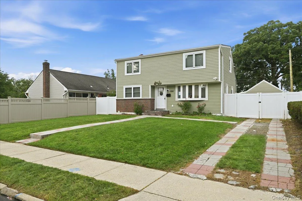 828 Bruce Drive, Hempstead, NY, 4 Bedrooms Bedrooms, 14 Rooms Rooms,2 BathroomsBathrooms,Residential,For Rent,Bruce,0,1045276 828 Bruce Drive, Hempstead, NY, 4 Bedrooms Bedrooms, 14 Rooms Rooms,2 BathroomsBathrooms,Residential,For Rent,Bruce,0,1045276