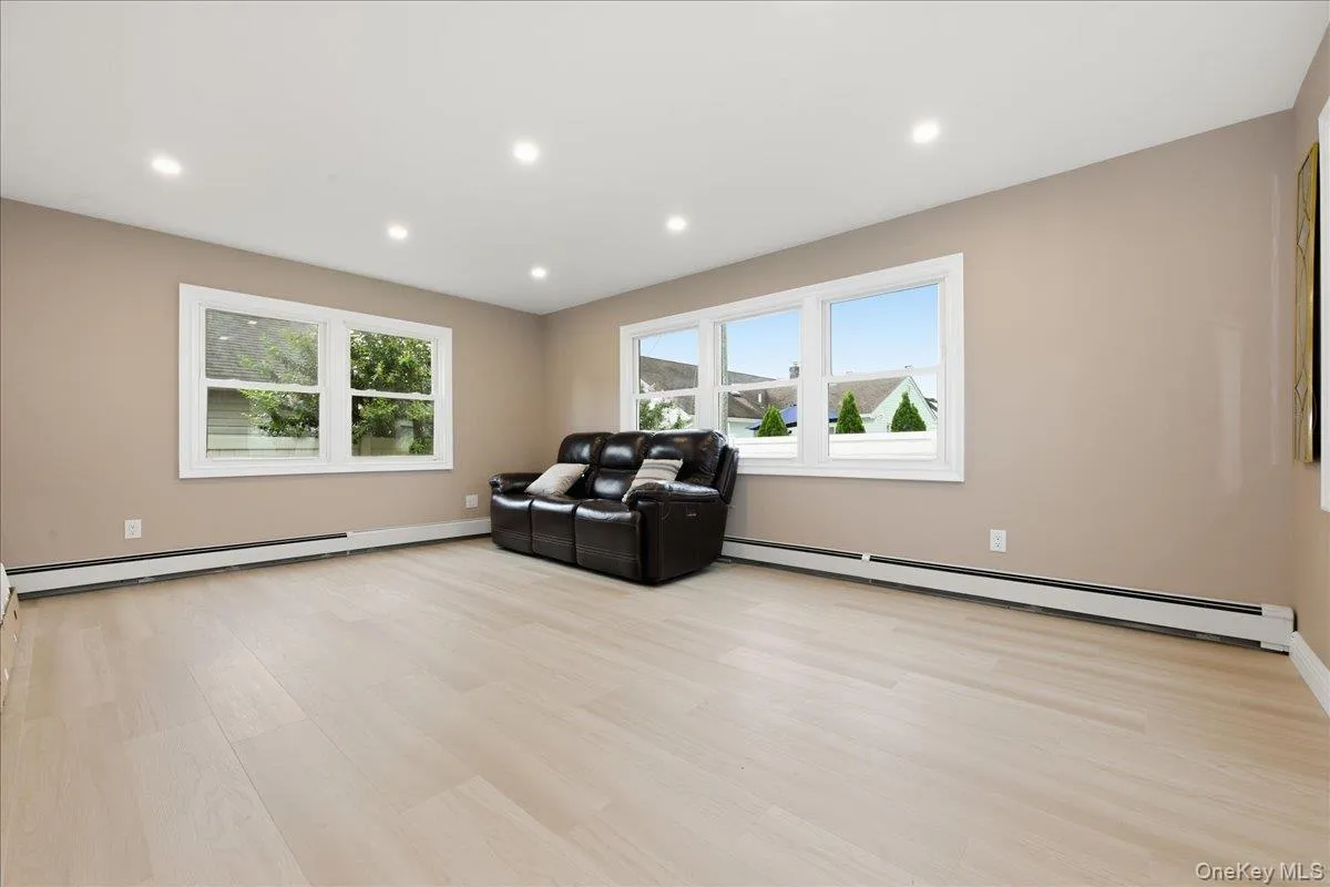 828 Bruce Drive, Hempstead, NY, 4 Bedrooms Bedrooms, 14 Rooms Rooms,2 BathroomsBathrooms,Residential,For Rent,Bruce,0,1045276 828 Bruce Drive, Hempstead, NY, 4 Bedrooms Bedrooms, 14 Rooms Rooms,2 BathroomsBathrooms,Residential,For Rent,Bruce,0,1045276