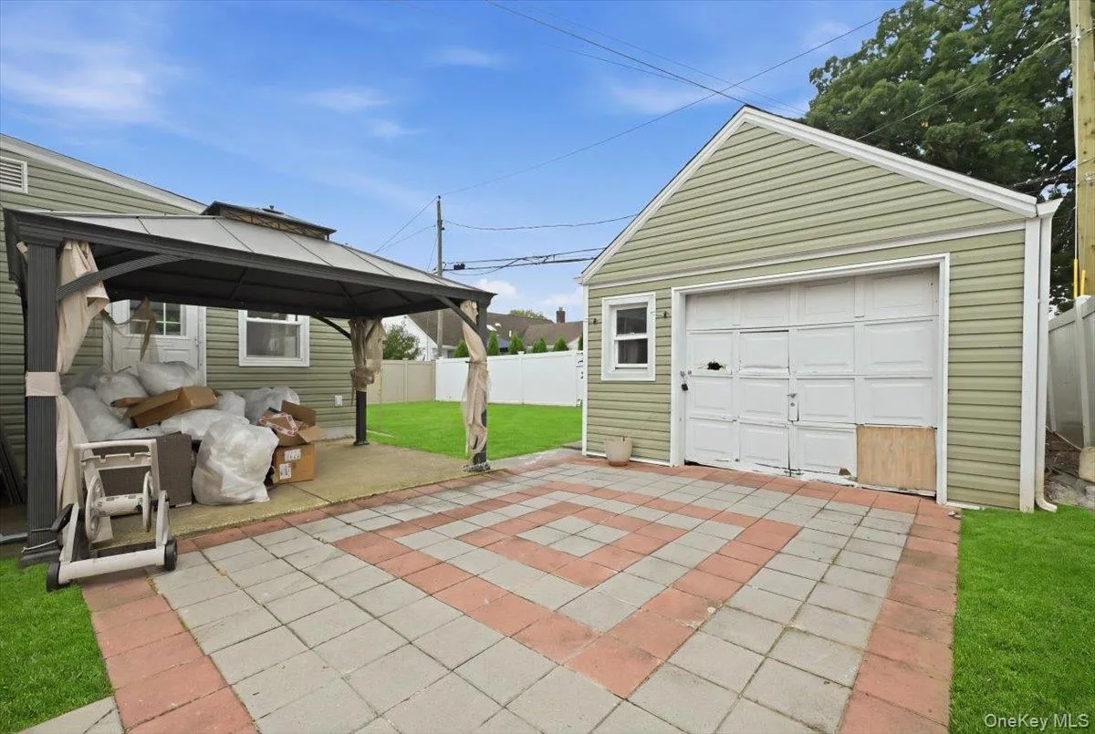 828 Bruce Drive, Hempstead, NY, 4 Bedrooms Bedrooms, 14 Rooms Rooms,2 BathroomsBathrooms,Residential,For Rent,Bruce,0,1045276 828 Bruce Drive, Hempstead, NY, 4 Bedrooms Bedrooms, 14 Rooms Rooms,2 BathroomsBathrooms,Residential,For Rent,Bruce,0,1045276