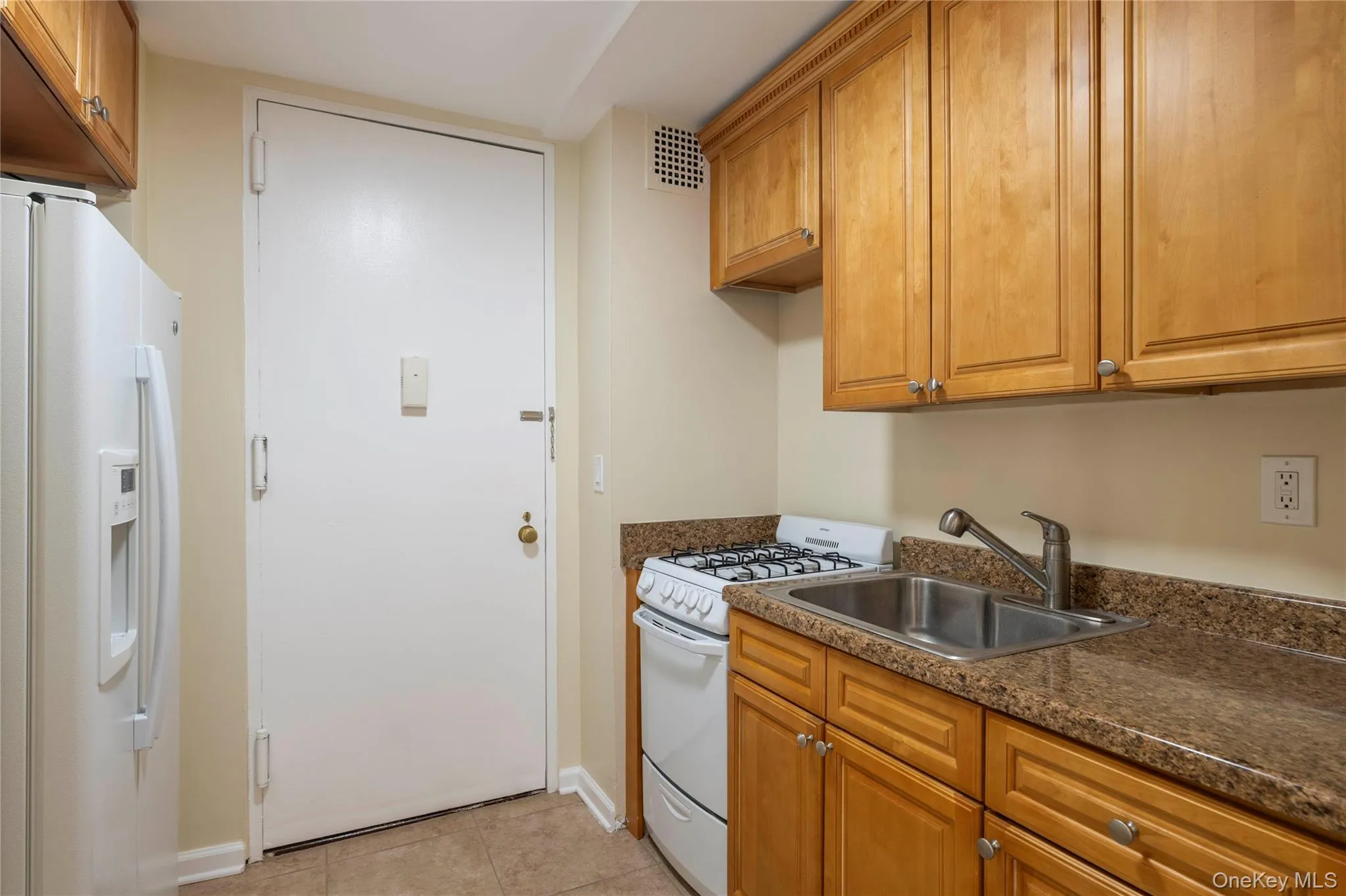 101 Gedney Street, Orangetown, NY, 2 Rooms Rooms,1 BathroomBathrooms,Residential Lease,For Rent,Gedney,0,1045285 101 Gedney Street, Orangetown, NY, 2 Rooms Rooms,1 BathroomBathrooms,Residential Lease,For Rent,Gedney,0,1045285