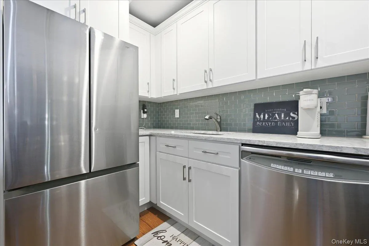 281 Spring Drive, Hempstead, NY, 2 Bedrooms Bedrooms, 6 Rooms Rooms,2 BathroomsBathrooms,Residential,For Rent,Spring,0,1045297 281 Spring Drive, Hempstead, NY, 2 Bedrooms Bedrooms, 6 Rooms Rooms,2 BathroomsBathrooms,Residential,For Rent,Spring,0,1045297