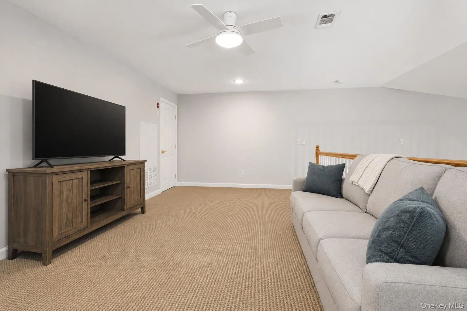 281 Spring Drive, Hempstead, NY, 2 Bedrooms Bedrooms, 6 Rooms Rooms,2 BathroomsBathrooms,Residential,For Rent,Spring,0,1045297 281 Spring Drive, Hempstead, NY, 2 Bedrooms Bedrooms, 6 Rooms Rooms,2 BathroomsBathrooms,Residential,For Rent,Spring,0,1045297