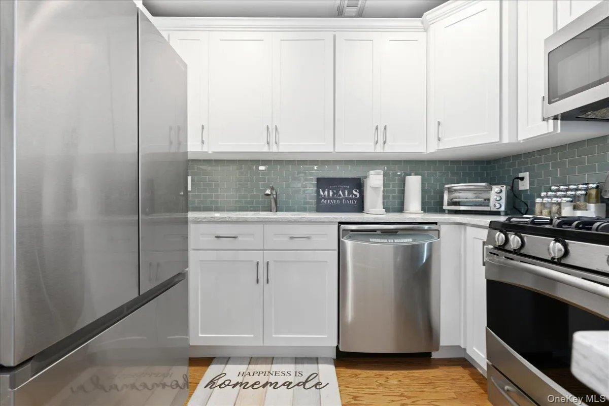 281 Spring Drive, Hempstead, NY, 2 Bedrooms Bedrooms, 6 Rooms Rooms,2 BathroomsBathrooms,Residential,For Rent,Spring,0,1045297 281 Spring Drive, Hempstead, NY, 2 Bedrooms Bedrooms, 6 Rooms Rooms,2 BathroomsBathrooms,Residential,For Rent,Spring,0,1045297
