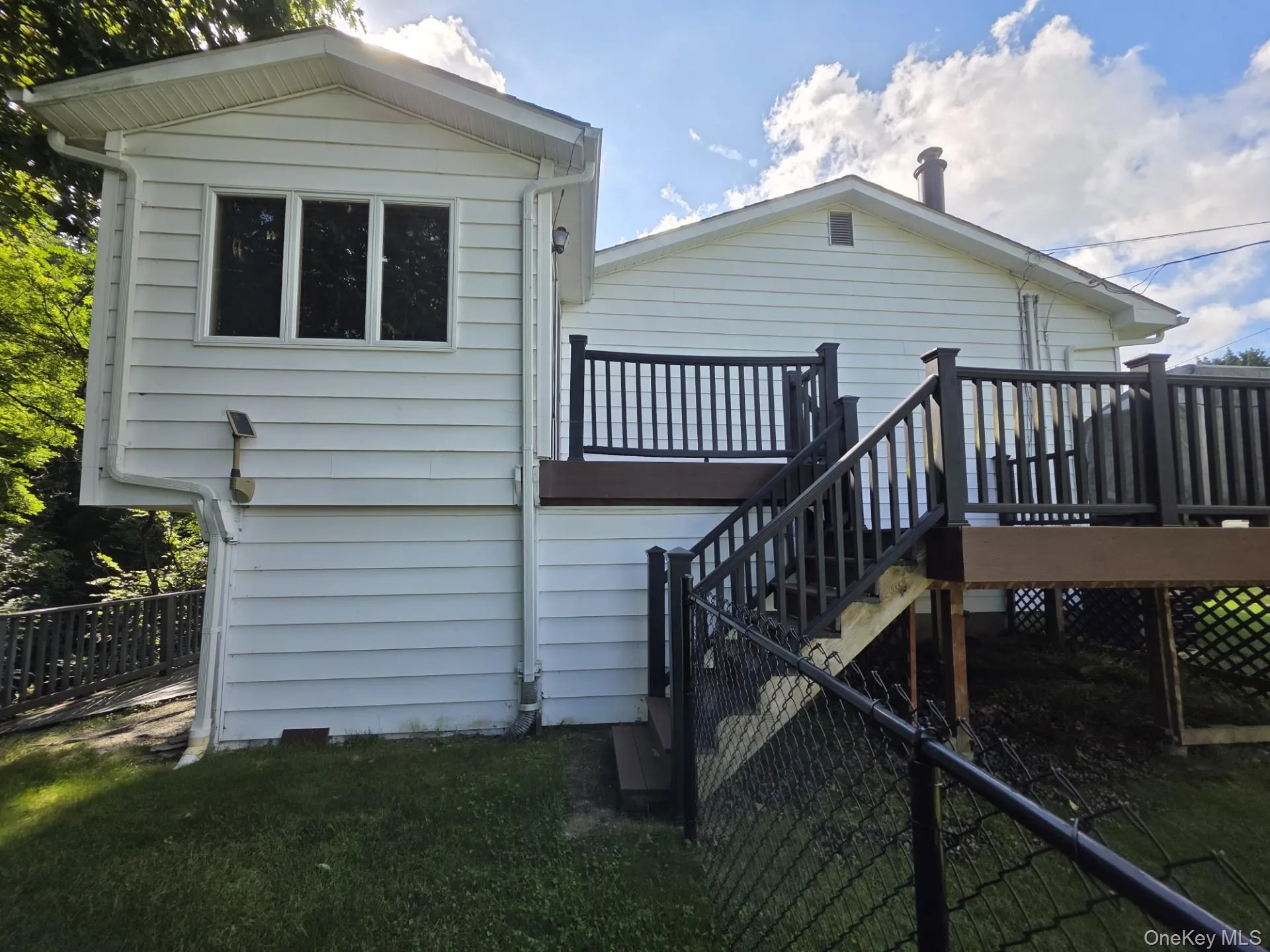 7 Townsend Place, Chester Town, NY, 3 Bedrooms Bedrooms, 9 Rooms Rooms,2 BathroomsBathrooms,Residential,For Rent,Townsend,0,1045305 7 Townsend Place, Chester Town, NY, 3 Bedrooms Bedrooms, 9 Rooms Rooms,2 BathroomsBathrooms,Residential,For Rent,Townsend,0,1045305