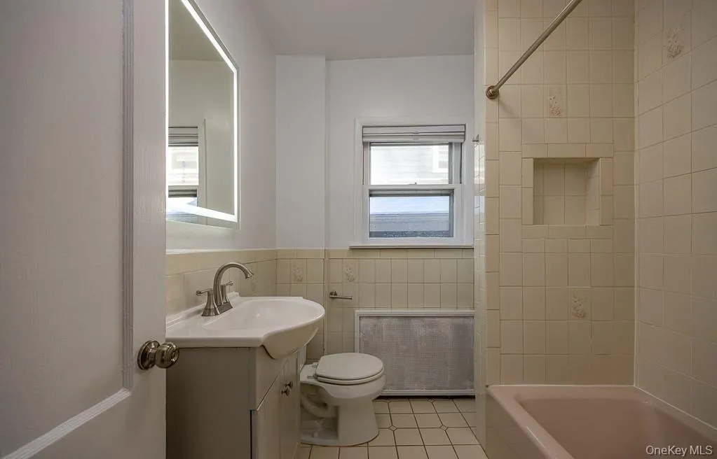 120 Broadway, Greenburgh, NY, 3 Bedrooms Bedrooms, 5 Rooms Rooms,1 BathroomBathrooms,Residential Lease,For Rent,Broadway,0,1045306 120 Broadway, Greenburgh, NY, 3 Bedrooms Bedrooms, 5 Rooms Rooms,1 BathroomBathrooms,Residential Lease,For Rent,Broadway,0,1045306