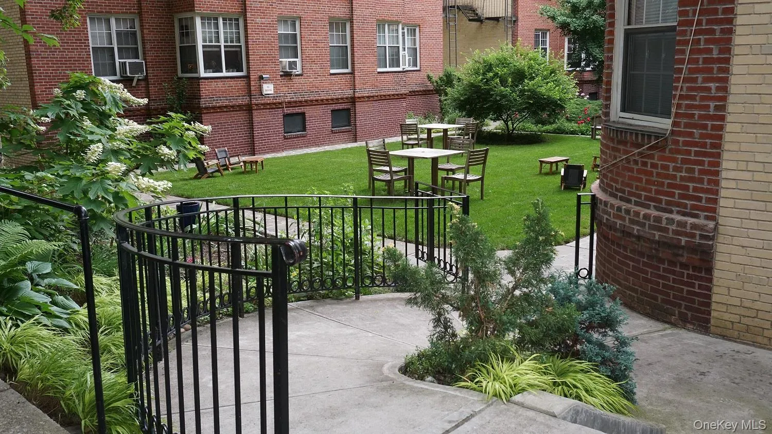 77-12 35 Avenue, New York, NY, 2 Bedrooms Bedrooms, 4 Rooms Rooms,1 BathroomBathrooms,Residential,For Rent,35,0,1045307 77-12 35 Avenue, New York, NY, 2 Bedrooms Bedrooms, 4 Rooms Rooms,1 BathroomBathrooms,Residential,For Rent,35,0,1045307