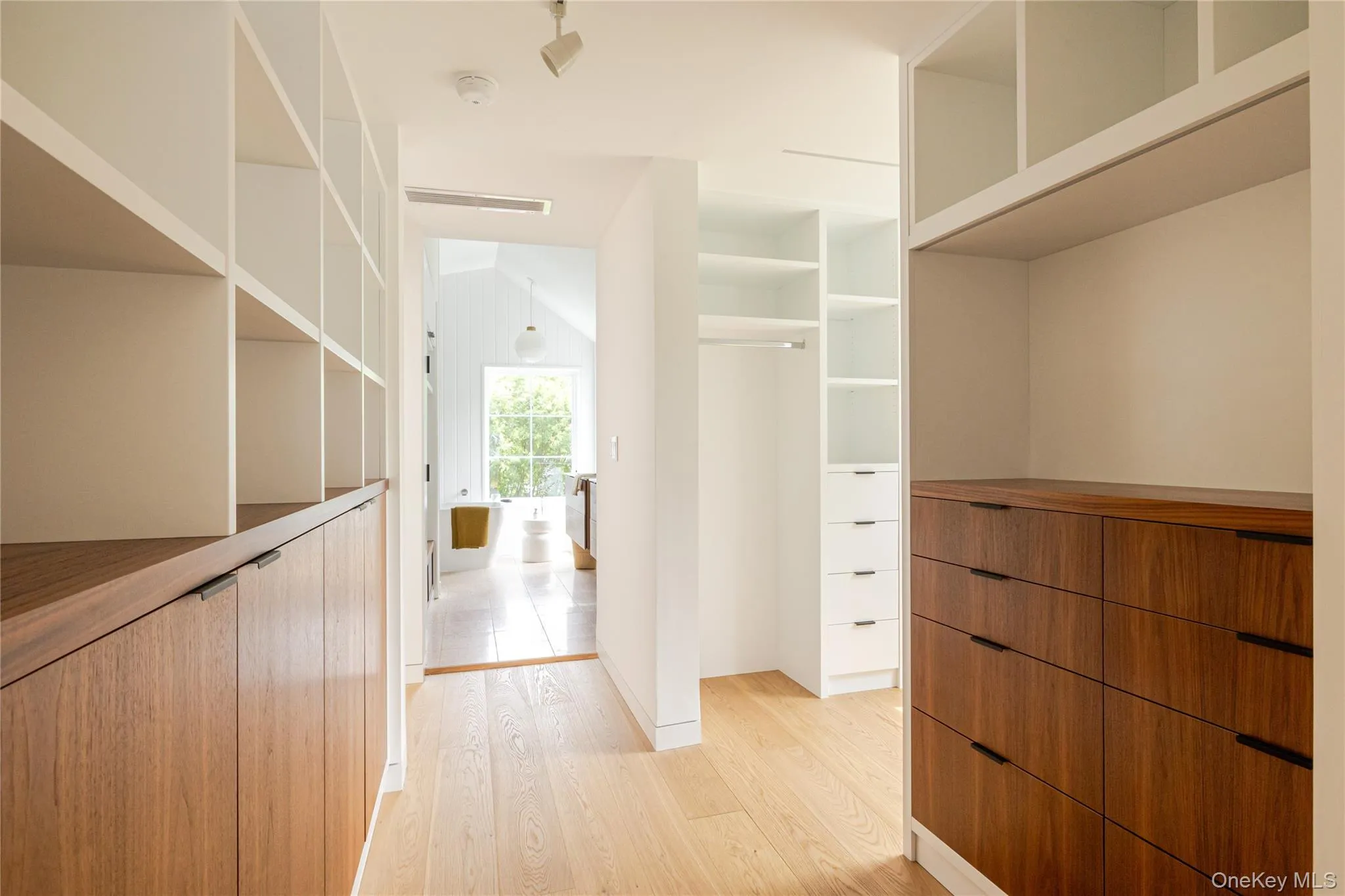 20 Dallis Place, Beacon, NY, 4 Bedrooms Bedrooms, 11 Rooms Rooms,3 BathroomsBathrooms,Residential,For Rent,Dallis,0,1045309 20 Dallis Place, Beacon, NY, 4 Bedrooms Bedrooms, 11 Rooms Rooms,3 BathroomsBathrooms,Residential,For Rent,Dallis,0,1045309