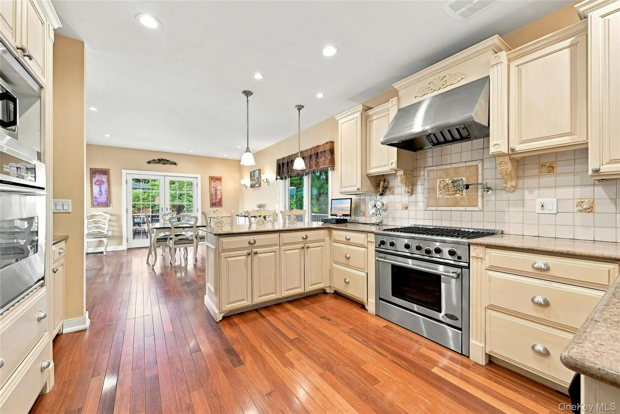 47 Shore Road, Brookhaven, NY, 6 Bedrooms Bedrooms, 12 Rooms Rooms,3 BathroomsBathrooms,Residential,For Rent,Shore,0,1045318 47 Shore Road, Brookhaven, NY, 6 Bedrooms Bedrooms, 12 Rooms Rooms,3 BathroomsBathrooms,Residential,For Rent,Shore,0,1045318