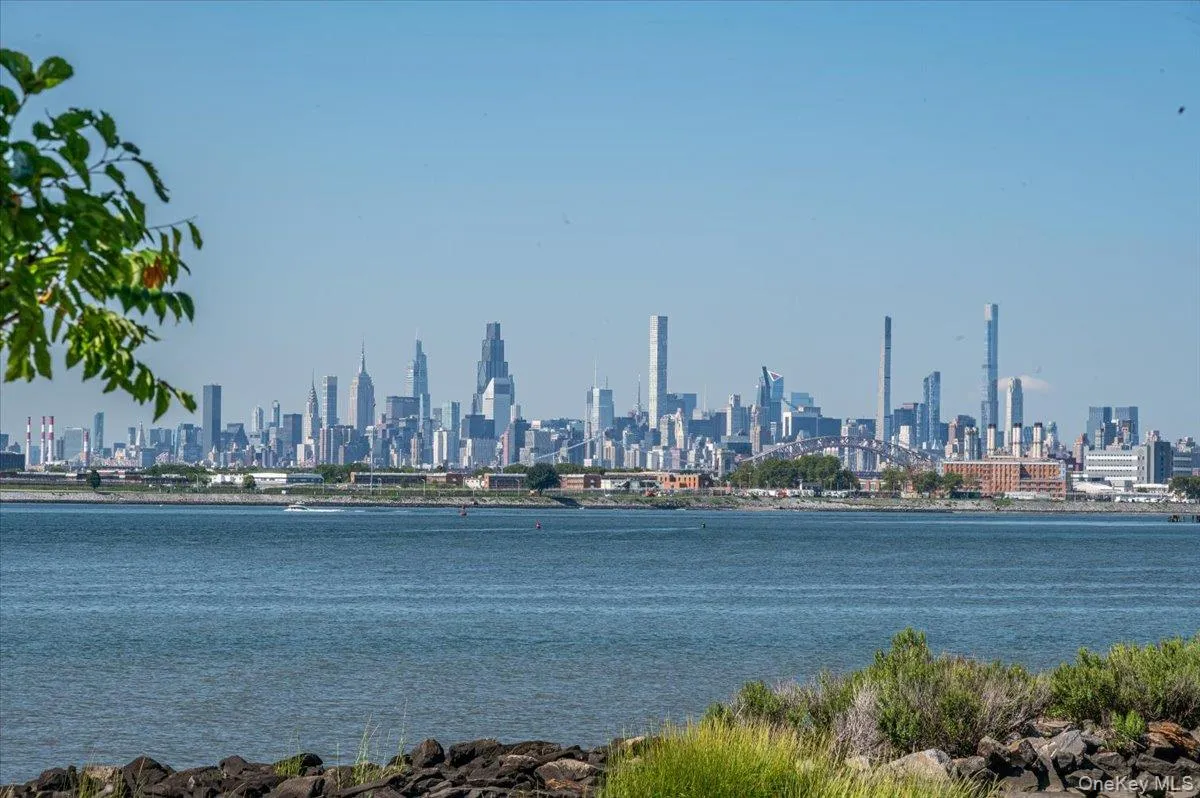 56 Heron Lane, New York, NY, 3 Bedrooms Bedrooms, 5 Rooms Rooms,2 BathroomsBathrooms,Residential,For Rent,Heron,0,1045324 56 Heron Lane, New York, NY, 3 Bedrooms Bedrooms, 5 Rooms Rooms,2 BathroomsBathrooms,Residential,For Rent,Heron,0,1045324