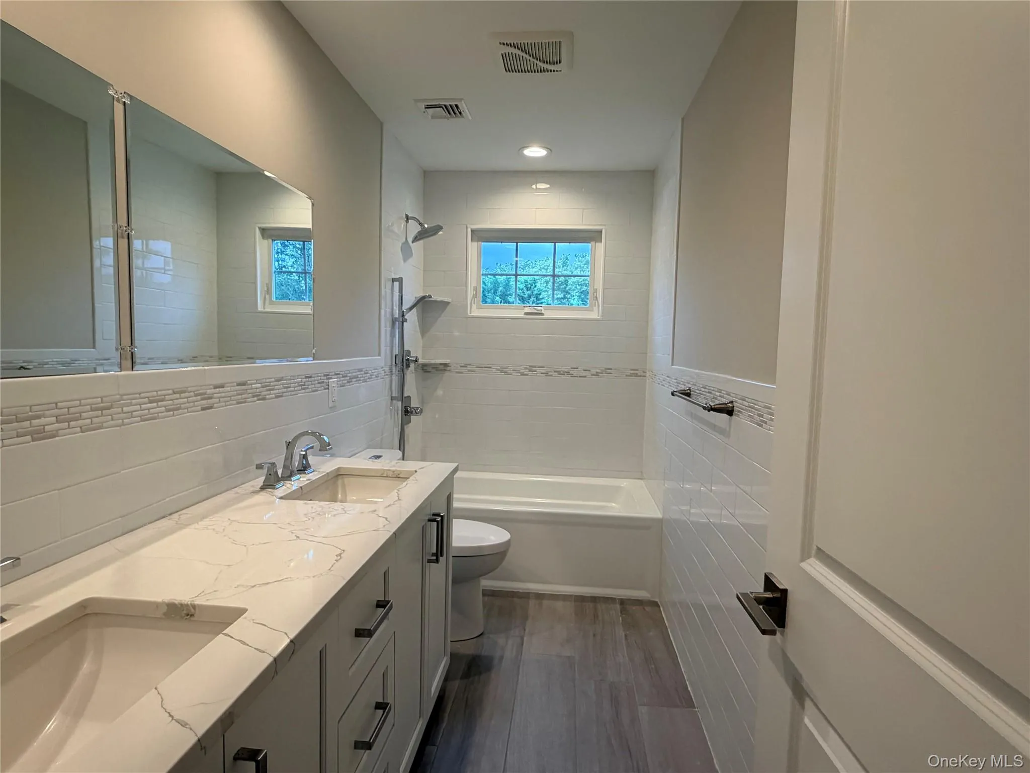 28 E Fern Dr, Oyster Bay, NY, 5 Bedrooms Bedrooms, 12 Rooms Rooms,4 BathroomsBathrooms,Residential Lease,For Rent,E Fern Dr,0,1045334 28 E Fern Dr, Oyster Bay, NY, 5 Bedrooms Bedrooms, 12 Rooms Rooms,4 BathroomsBathrooms,Residential Lease,For Rent,E Fern Dr,0,1045334