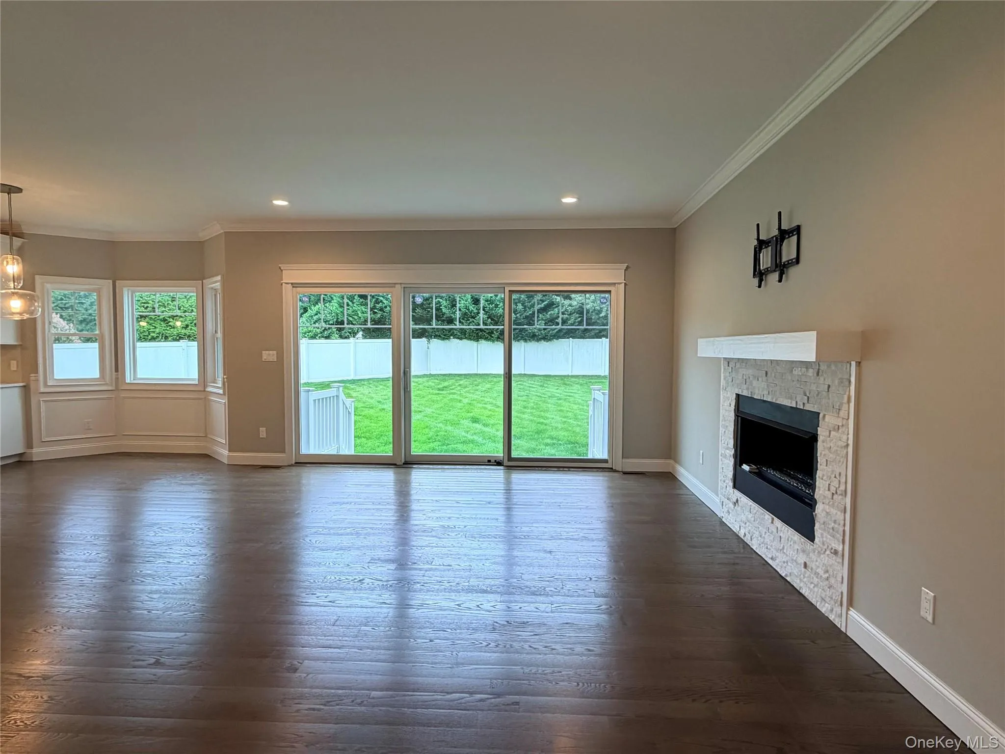 28 E Fern Dr, Oyster Bay, NY, 5 Bedrooms Bedrooms, 12 Rooms Rooms,4 BathroomsBathrooms,Residential Lease,For Rent,E Fern Dr,0,1045334 28 E Fern Dr, Oyster Bay, NY, 5 Bedrooms Bedrooms, 12 Rooms Rooms,4 BathroomsBathrooms,Residential Lease,For Rent,E Fern Dr,0,1045334