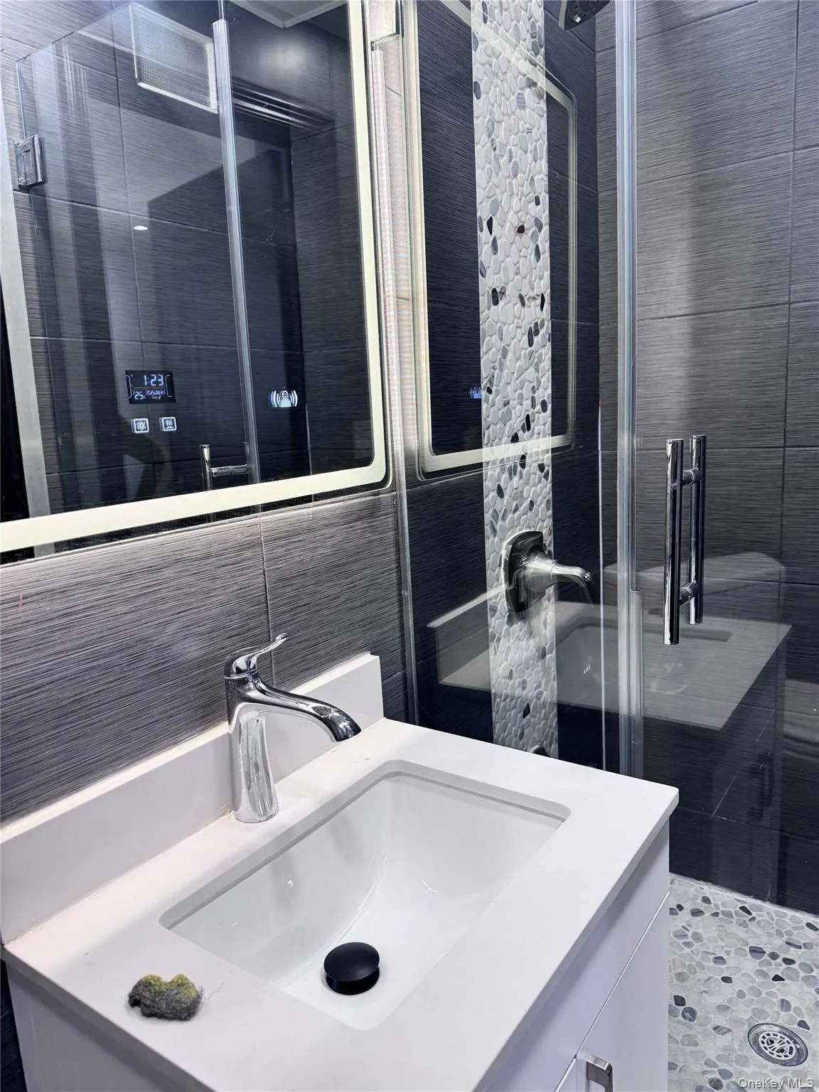 86-18 95th Avenue, New York, NY, 3 Bedrooms Bedrooms, 7 Rooms Rooms,2 BathroomsBathrooms,Residential Lease,For Rent,95th,0,1045336 86-18 95th Avenue, New York, NY, 3 Bedrooms Bedrooms, 7 Rooms Rooms,2 BathroomsBathrooms,Residential Lease,For Rent,95th,0,1045336