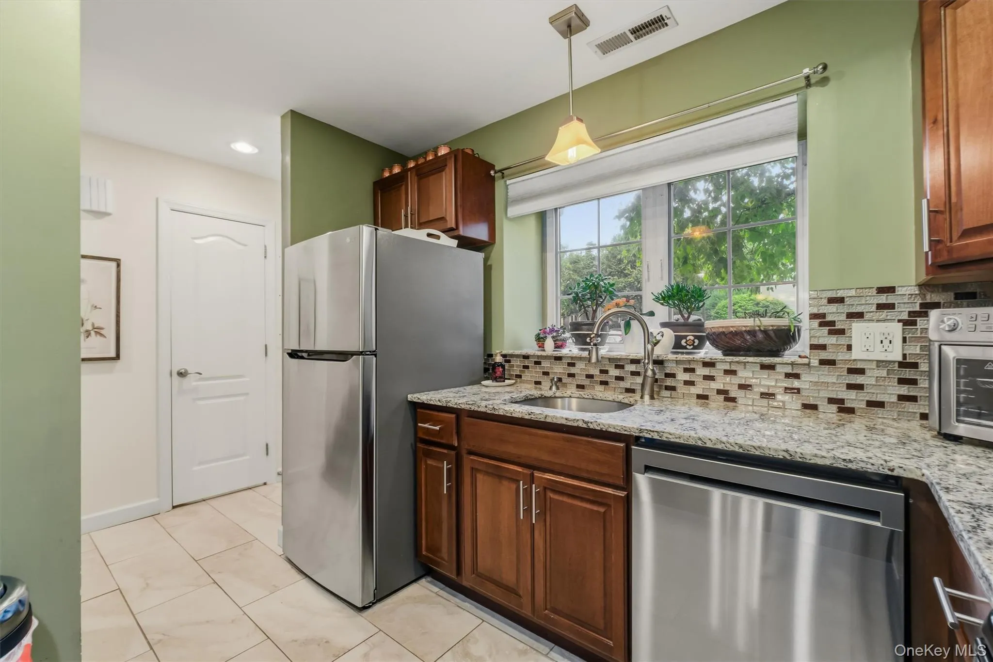 5304 Applewood Circle, Southeast, NY, 2 Bedrooms Bedrooms, 7 Rooms Rooms,1 BathroomBathrooms,Residential,For Rent,Applewood,0,1045338 5304 Applewood Circle, Southeast, NY, 2 Bedrooms Bedrooms, 7 Rooms Rooms,1 BathroomBathrooms,Residential,For Rent,Applewood,0,1045338