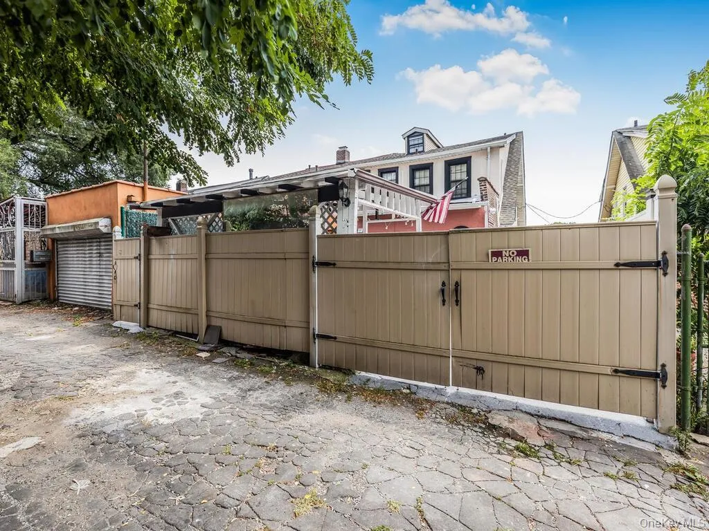 199 179th Street, New York, NY, 5 Bedrooms Bedrooms, 9 Rooms Rooms,2 BathroomsBathrooms,Residential,For Rent,179th,0,1045351 199 179th Street, New York, NY, 5 Bedrooms Bedrooms, 9 Rooms Rooms,2 BathroomsBathrooms,Residential,For Rent,179th,0,1045351
