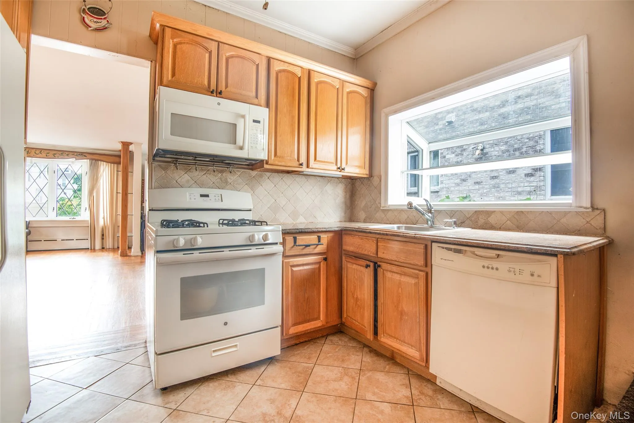 916 Hollywood Avenue, New York, NY, 3 Bedrooms Bedrooms, 5 Rooms Rooms,1 BathroomBathrooms,Residential,For Rent,Hollywood,0,1045353 916 Hollywood Avenue, New York, NY, 3 Bedrooms Bedrooms, 5 Rooms Rooms,1 BathroomBathrooms,Residential,For Rent,Hollywood,0,1045353