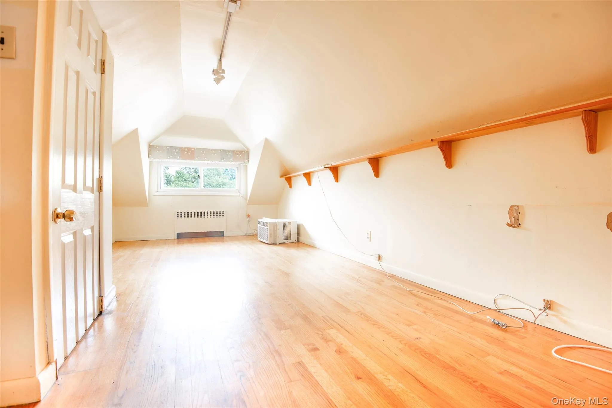 916 Hollywood Avenue, New York, NY, 3 Bedrooms Bedrooms, 5 Rooms Rooms,1 BathroomBathrooms,Residential,For Rent,Hollywood,0,1045353 916 Hollywood Avenue, New York, NY, 3 Bedrooms Bedrooms, 5 Rooms Rooms,1 BathroomBathrooms,Residential,For Rent,Hollywood,0,1045353