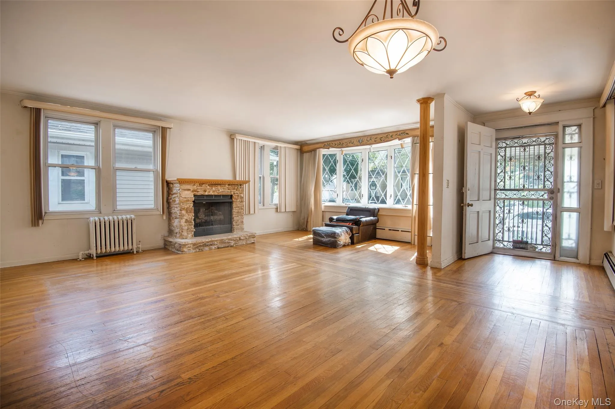 916 Hollywood Avenue, New York, NY, 3 Bedrooms Bedrooms, 5 Rooms Rooms,1 BathroomBathrooms,Residential,For Rent,Hollywood,0,1045353 916 Hollywood Avenue, New York, NY, 3 Bedrooms Bedrooms, 5 Rooms Rooms,1 BathroomBathrooms,Residential,For Rent,Hollywood,0,1045353