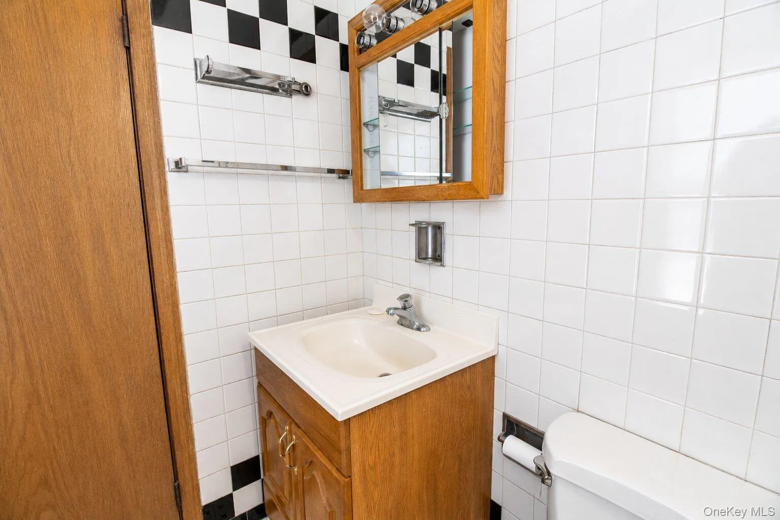 32 Hasbrouck Street, Newburgh (city), NY, 2 Bedrooms Bedrooms, 8 Rooms Rooms,2 BathroomsBathrooms,Residential,For Rent,Hasbrouck,0,1045355 32 Hasbrouck Street, Newburgh (city), NY, 2 Bedrooms Bedrooms, 8 Rooms Rooms,2 BathroomsBathrooms,Residential,For Rent,Hasbrouck,0,1045355