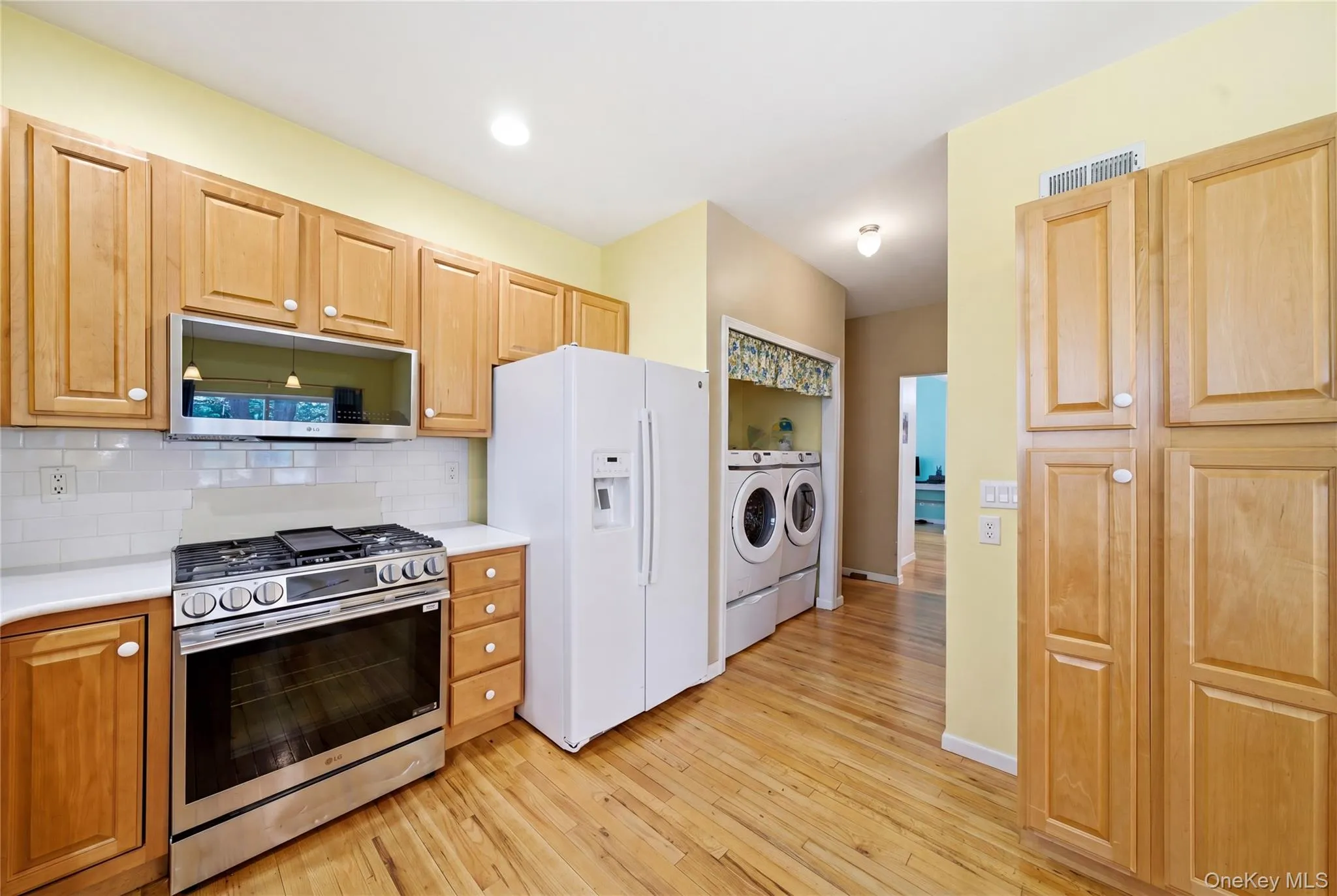 23 Sunflower Ridge Road, Brookhaven, NY, 3 Bedrooms Bedrooms, 10 Rooms Rooms,2 BathroomsBathrooms,Residential,For Rent,Sunflower Ridge,0,1045356 23 Sunflower Ridge Road, Brookhaven, NY, 3 Bedrooms Bedrooms, 10 Rooms Rooms,2 BathroomsBathrooms,Residential,For Rent,Sunflower Ridge,0,1045356