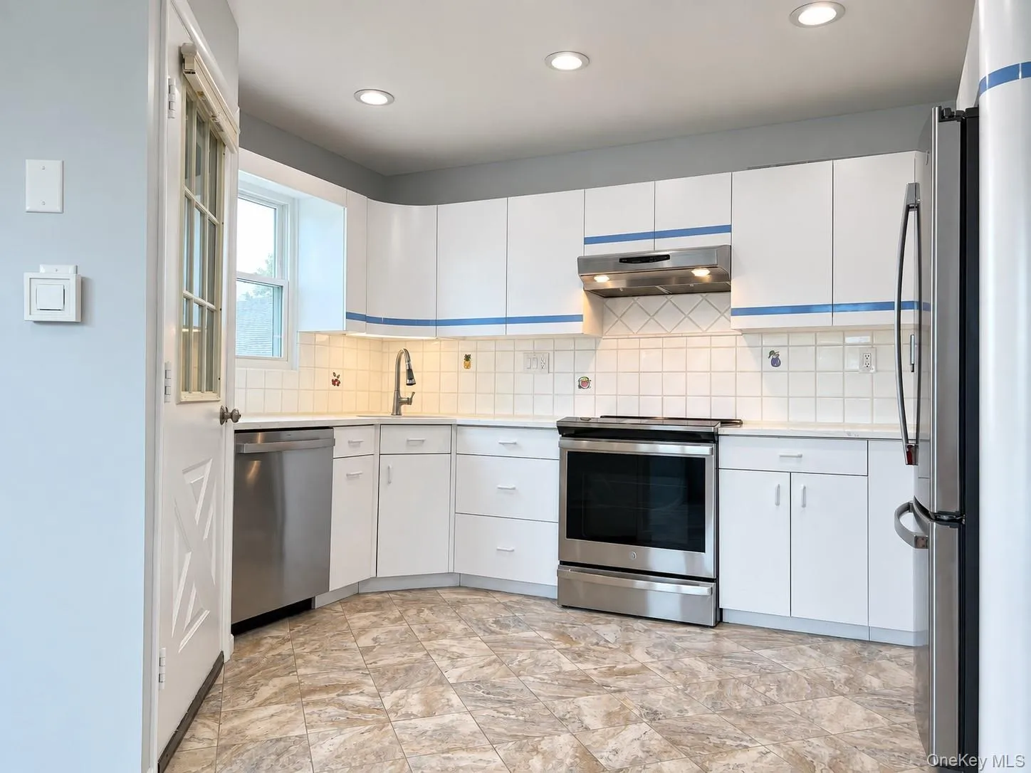 6 John Street, Ossining, NY, 3 Bedrooms Bedrooms, 8 Rooms Rooms,2 BathroomsBathrooms,Residential Lease,For Rent,John,0,1045367 6 John Street, Ossining, NY, 3 Bedrooms Bedrooms, 8 Rooms Rooms,2 BathroomsBathrooms,Residential Lease,For Rent,John,0,1045367
