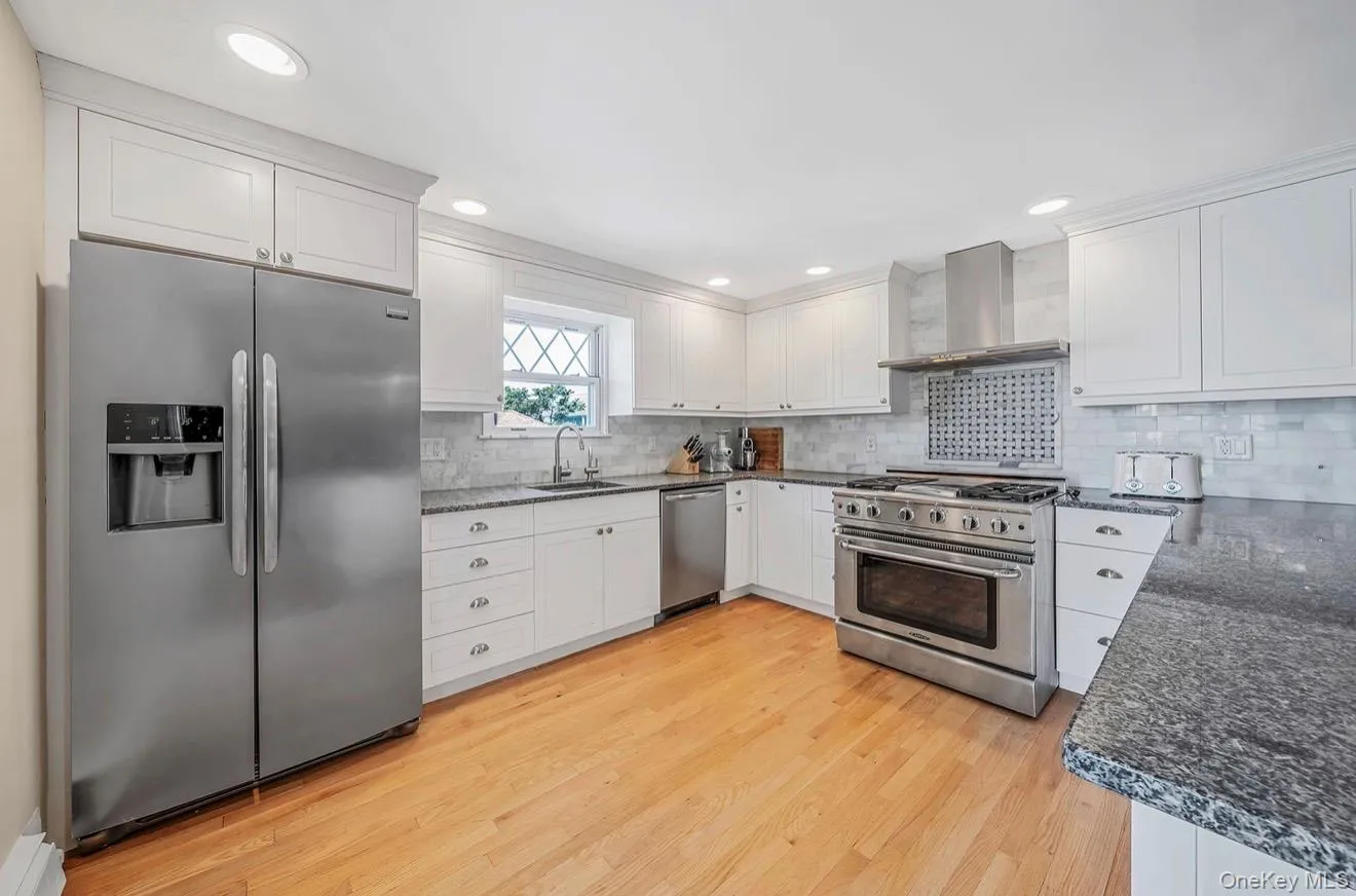 105 Vermont Street, Long Beach, NY, 3 Bedrooms Bedrooms, 5 Rooms Rooms,1 BathroomBathrooms,Residential Lease,For Rent,Vermont,0,1045372 105 Vermont Street, Long Beach, NY, 3 Bedrooms Bedrooms, 5 Rooms Rooms,1 BathroomBathrooms,Residential Lease,For Rent,Vermont,0,1045372