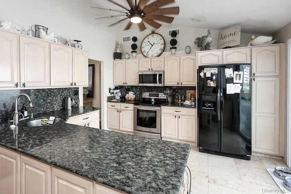3970 Darby Lane, Hempstead, NY, 3 Bedrooms Bedrooms, 6 Rooms Rooms,2 BathroomsBathrooms,Residential,For Rent,Darby,0,1045375 3970 Darby Lane, Hempstead, NY, 3 Bedrooms Bedrooms, 6 Rooms Rooms,2 BathroomsBathrooms,Residential,For Rent,Darby,0,1045375