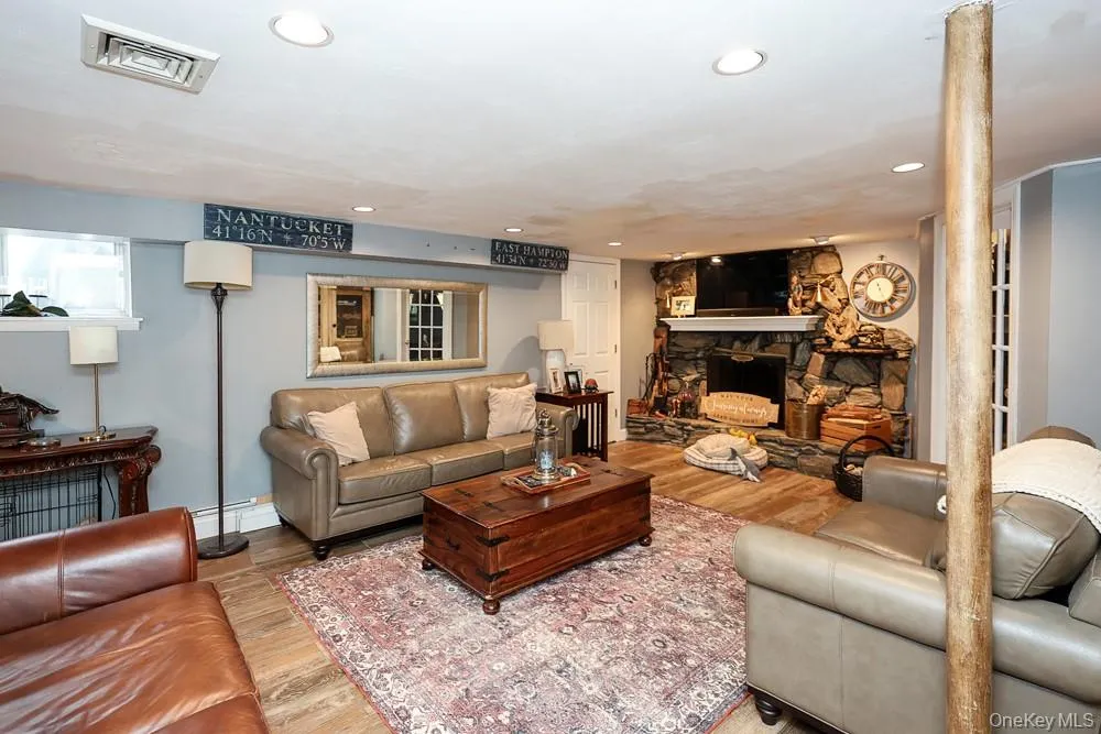 3970 Darby Lane, Hempstead, NY, 3 Bedrooms Bedrooms, 6 Rooms Rooms,2 BathroomsBathrooms,Residential,For Rent,Darby,0,1045375 3970 Darby Lane, Hempstead, NY, 3 Bedrooms Bedrooms, 6 Rooms Rooms,2 BathroomsBathrooms,Residential,For Rent,Darby,0,1045375