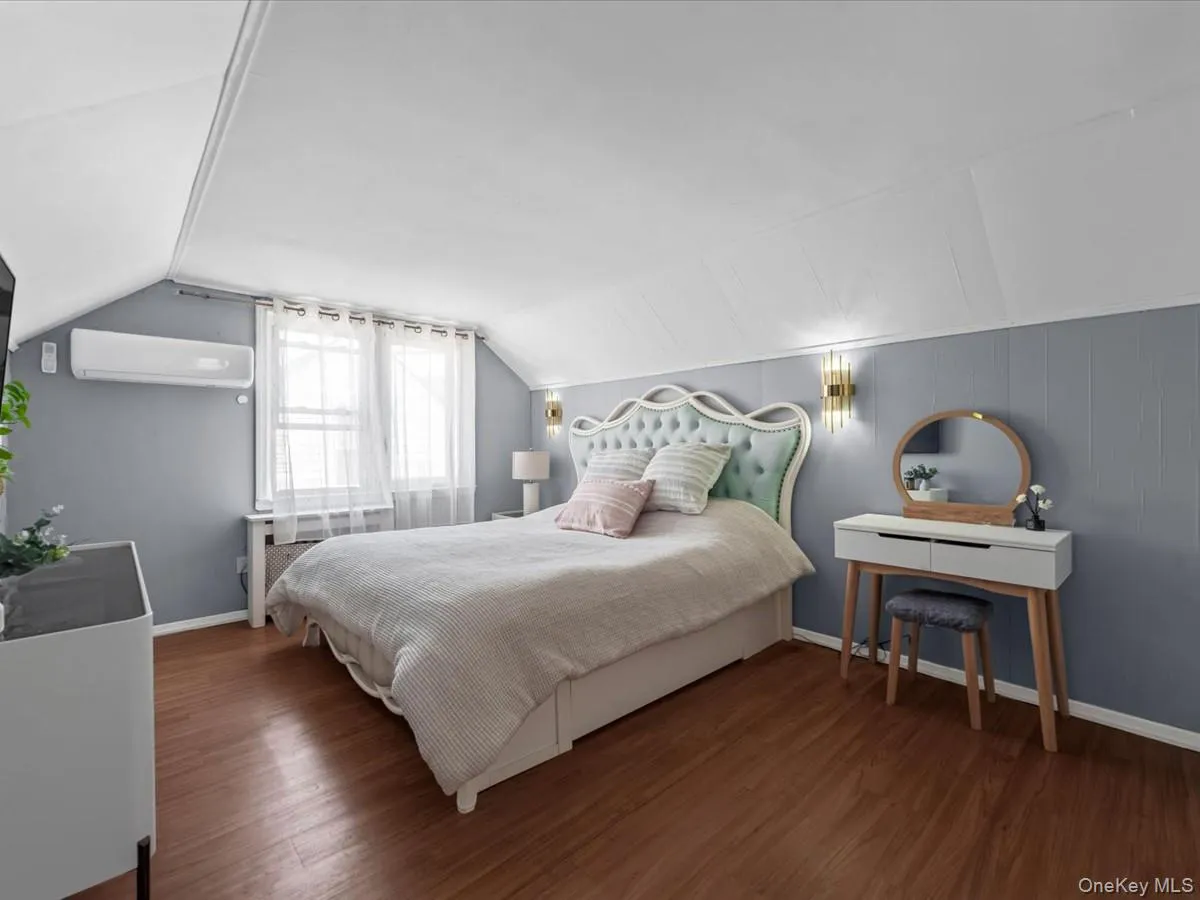 35 79th Avenue, North Hempstead, NY, 3 Bedrooms Bedrooms, 6 Rooms Rooms,1 BathroomBathrooms,Residential,For Rent,79th,0,1045376 35 79th Avenue, North Hempstead, NY, 3 Bedrooms Bedrooms, 6 Rooms Rooms,1 BathroomBathrooms,Residential,For Rent,79th,0,1045376