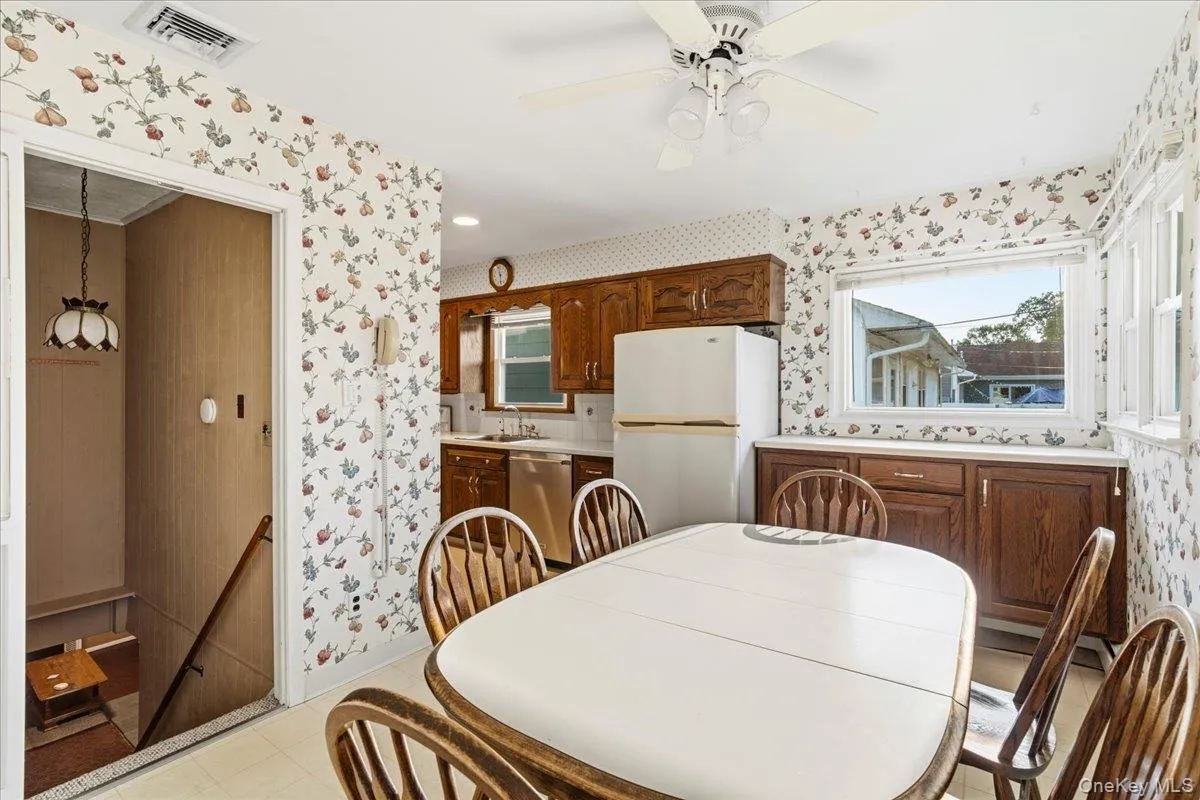 1426 MEADOW Lane, Hempstead, NY, 4 Bedrooms Bedrooms, 7 Rooms Rooms,2 BathroomsBathrooms,Residential,For Rent,MEADOW,0,1045377 1426 MEADOW Lane, Hempstead, NY, 4 Bedrooms Bedrooms, 7 Rooms Rooms,2 BathroomsBathrooms,Residential,For Rent,MEADOW,0,1045377
