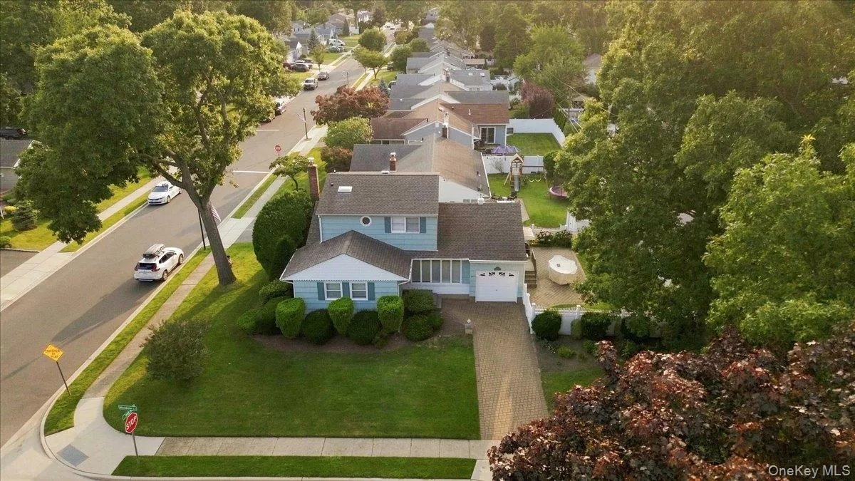 1426 MEADOW Lane, Hempstead, NY, 4 Bedrooms Bedrooms, 7 Rooms Rooms,2 BathroomsBathrooms,Residential,For Rent,MEADOW,0,1045377 1426 MEADOW Lane, Hempstead, NY, 4 Bedrooms Bedrooms, 7 Rooms Rooms,2 BathroomsBathrooms,Residential,For Rent,MEADOW,0,1045377