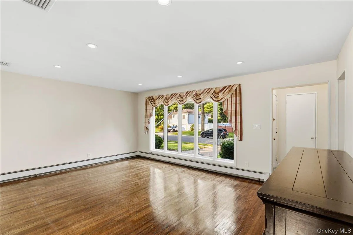 1426 MEADOW Lane, Hempstead, NY, 4 Bedrooms Bedrooms, 7 Rooms Rooms,2 BathroomsBathrooms,Residential,For Rent,MEADOW,0,1045377 1426 MEADOW Lane, Hempstead, NY, 4 Bedrooms Bedrooms, 7 Rooms Rooms,2 BathroomsBathrooms,Residential,For Rent,MEADOW,0,1045377