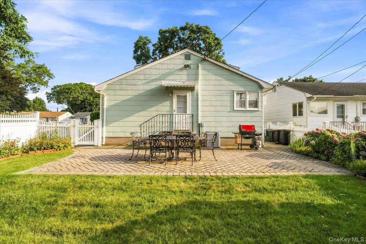 1426 MEADOW Lane, Hempstead, NY, 4 Bedrooms Bedrooms, 7 Rooms Rooms,2 BathroomsBathrooms,Residential,For Rent,MEADOW,0,1045377 1426 MEADOW Lane, Hempstead, NY, 4 Bedrooms Bedrooms, 7 Rooms Rooms,2 BathroomsBathrooms,Residential,For Rent,MEADOW,0,1045377