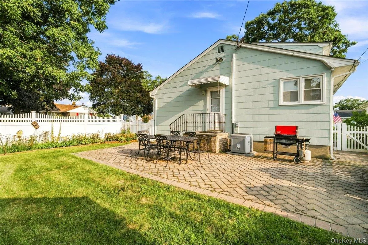 1426 MEADOW Lane, Hempstead, NY, 4 Bedrooms Bedrooms, 7 Rooms Rooms,2 BathroomsBathrooms,Residential,For Rent,MEADOW,0,1045377 1426 MEADOW Lane, Hempstead, NY, 4 Bedrooms Bedrooms, 7 Rooms Rooms,2 BathroomsBathrooms,Residential,For Rent,MEADOW,0,1045377