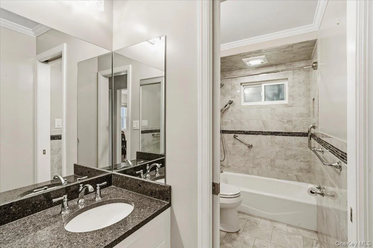 1426 MEADOW Lane, Hempstead, NY, 4 Bedrooms Bedrooms, 7 Rooms Rooms,2 BathroomsBathrooms,Residential,For Rent,MEADOW,0,1045377 1426 MEADOW Lane, Hempstead, NY, 4 Bedrooms Bedrooms, 7 Rooms Rooms,2 BathroomsBathrooms,Residential,For Rent,MEADOW,0,1045377