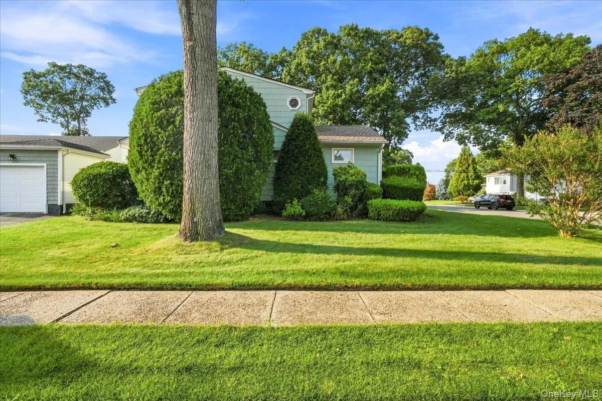 1426 MEADOW Lane, Hempstead, NY, 4 Bedrooms Bedrooms, 7 Rooms Rooms,2 BathroomsBathrooms,Residential,For Rent,MEADOW,0,1045377 1426 MEADOW Lane, Hempstead, NY, 4 Bedrooms Bedrooms, 7 Rooms Rooms,2 BathroomsBathrooms,Residential,For Rent,MEADOW,0,1045377