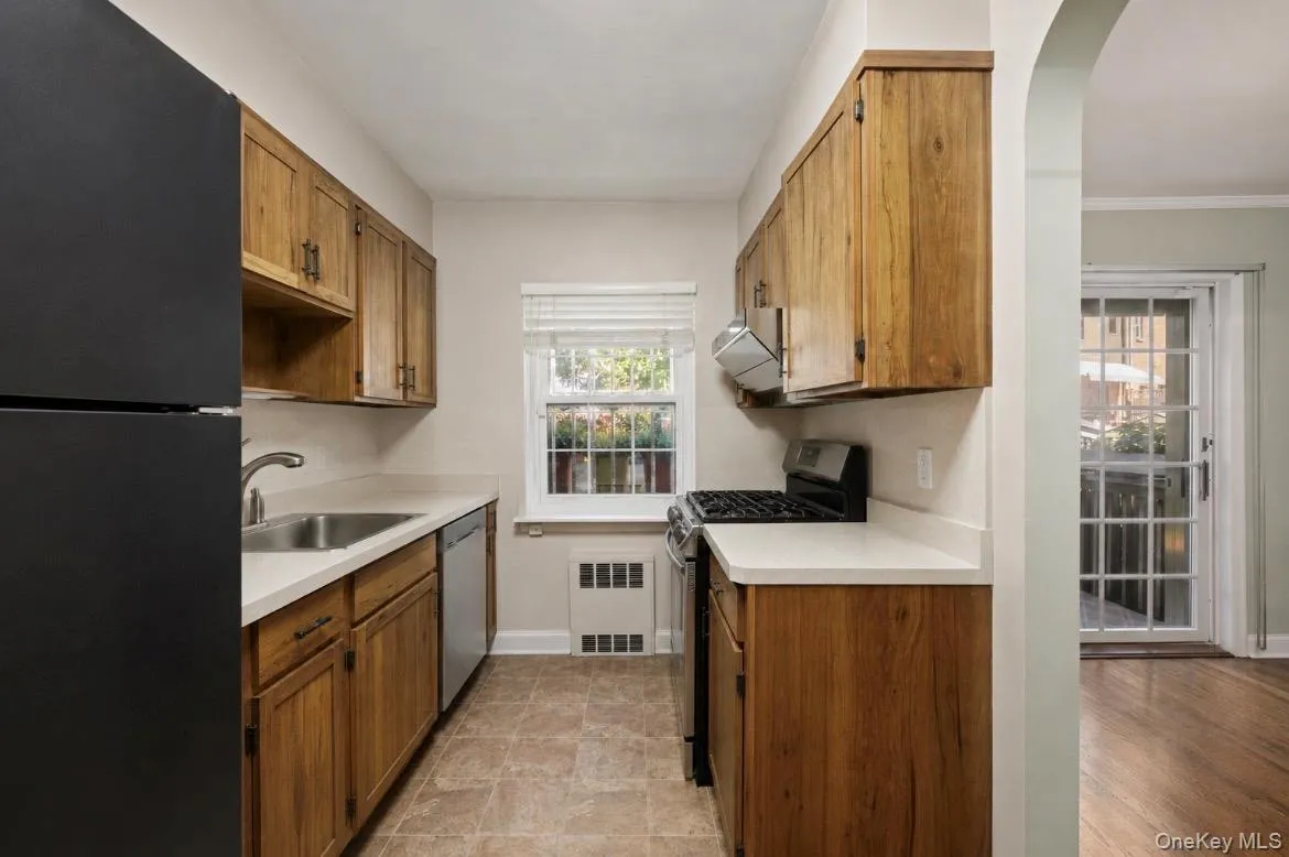 75-31 Furmanville Avenue, New York, NY, 3 Bedrooms Bedrooms, 12 Rooms Rooms,2 BathroomsBathrooms,Residential,For Rent,Furmanville,0,1045378 75-31 Furmanville Avenue, New York, NY, 3 Bedrooms Bedrooms, 12 Rooms Rooms,2 BathroomsBathrooms,Residential,For Rent,Furmanville,0,1045378