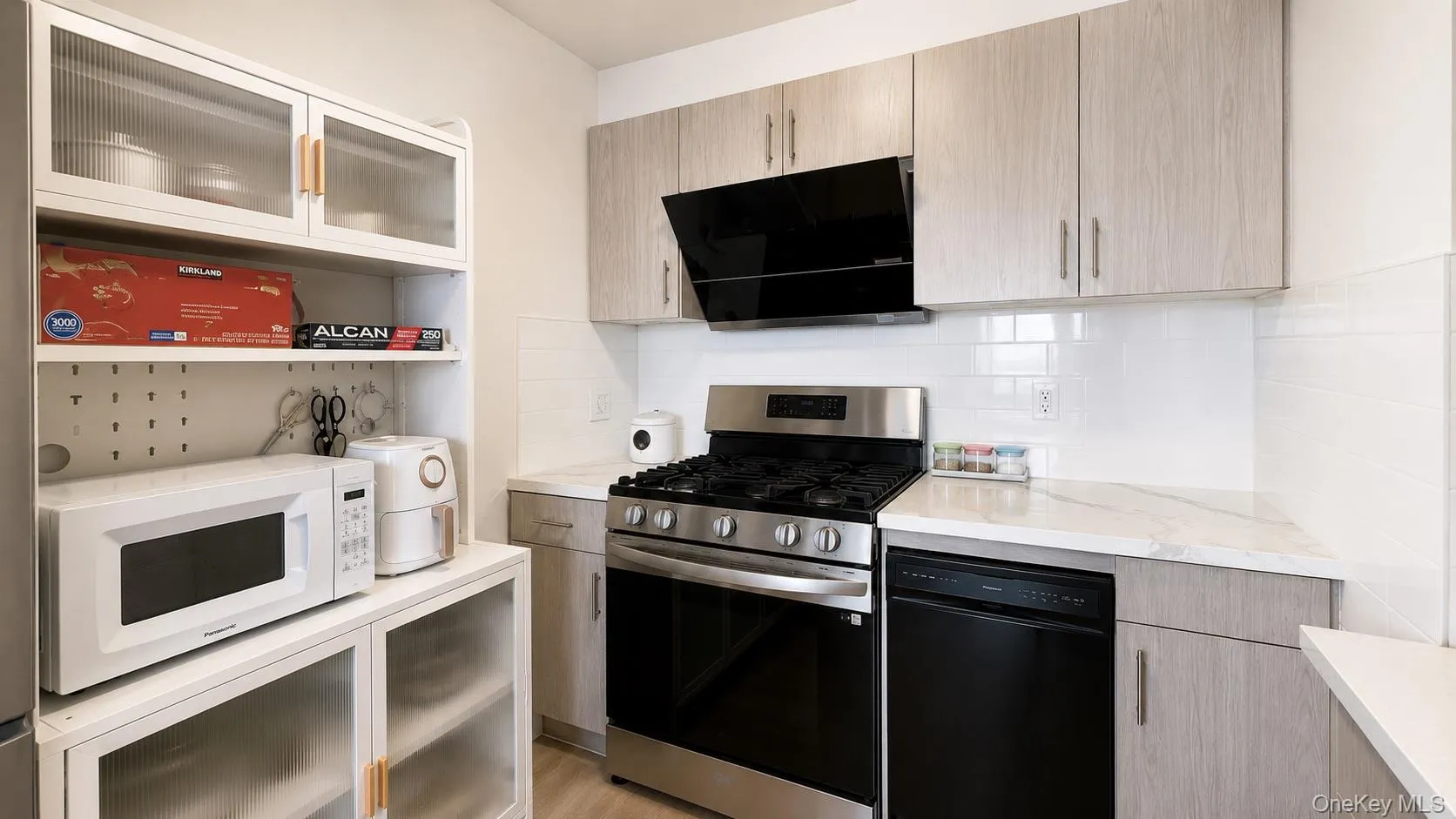 13119 Fowler Ave, New York, NY, 2 Bedrooms Bedrooms, 6 Rooms Rooms,2 BathroomsBathrooms,Residential,For Rent,Fowler Ave,0,1045379 13119 Fowler Ave, New York, NY, 2 Bedrooms Bedrooms, 6 Rooms Rooms,2 BathroomsBathrooms,Residential,For Rent,Fowler Ave,0,1045379