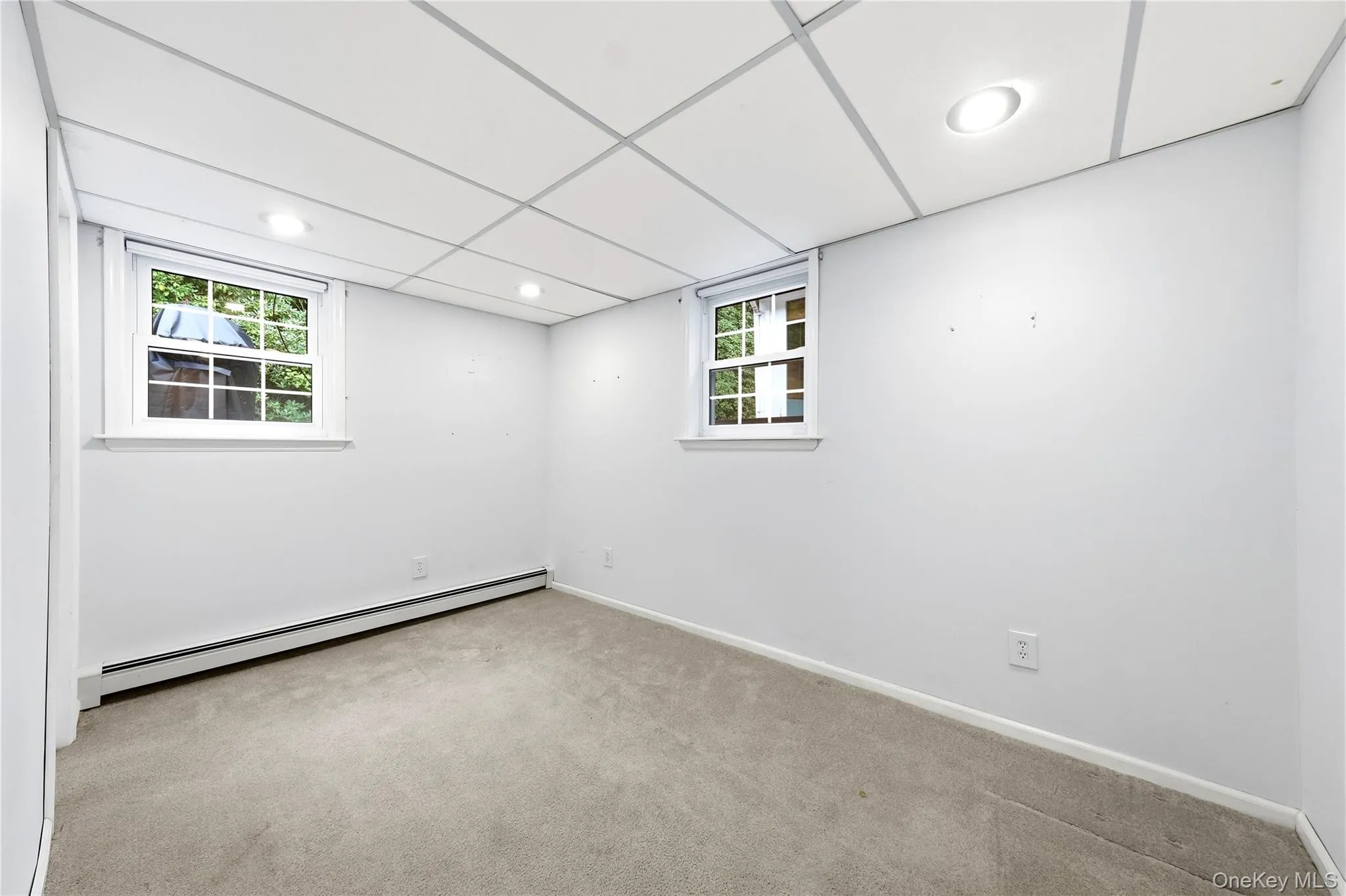 Lower level bedroom/office/play room Lower level bedroom/office/play room