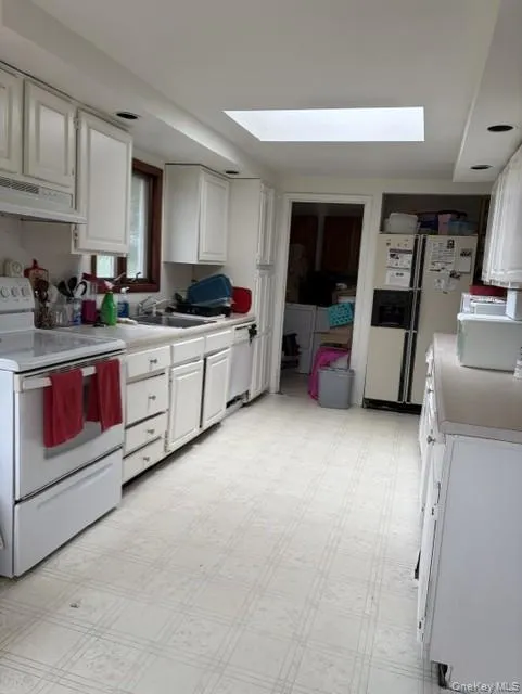 5 Selvia Court, Brookhaven, NY, 4 Bedrooms Bedrooms, 10 Rooms Rooms,3 BathroomsBathrooms,Residential,For Rent,Selvia,0,1045382 5 Selvia Court, Brookhaven, NY, 4 Bedrooms Bedrooms, 10 Rooms Rooms,3 BathroomsBathrooms,Residential,For Rent,Selvia,0,1045382
