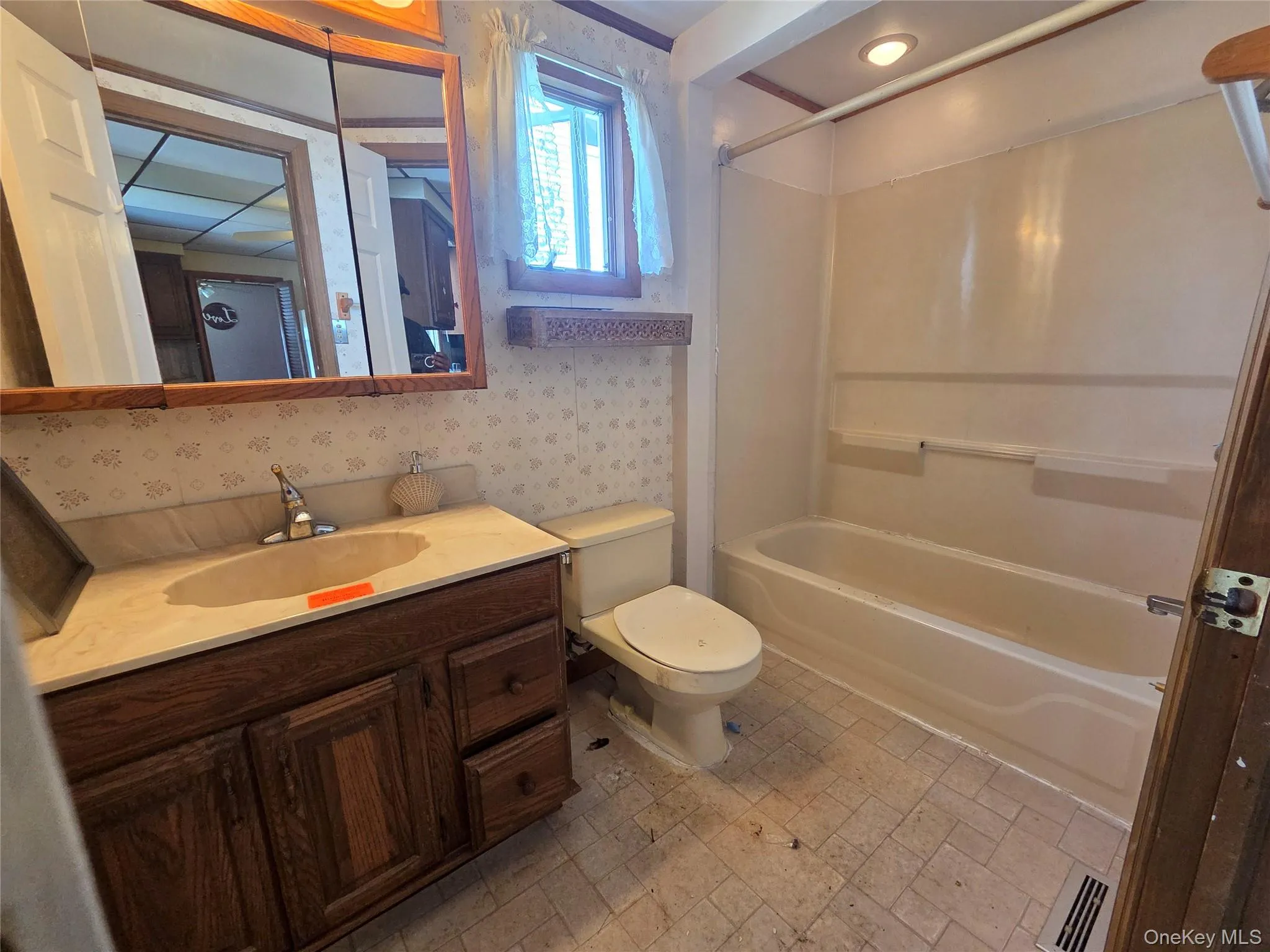 533 8th Street, Babylon, NY, 2 Bedrooms Bedrooms, 5 Rooms Rooms,1 BathroomBathrooms,Residential,For Rent,8th,0,1045385 533 8th Street, Babylon, NY, 2 Bedrooms Bedrooms, 5 Rooms Rooms,1 BathroomBathrooms,Residential,For Rent,8th,0,1045385