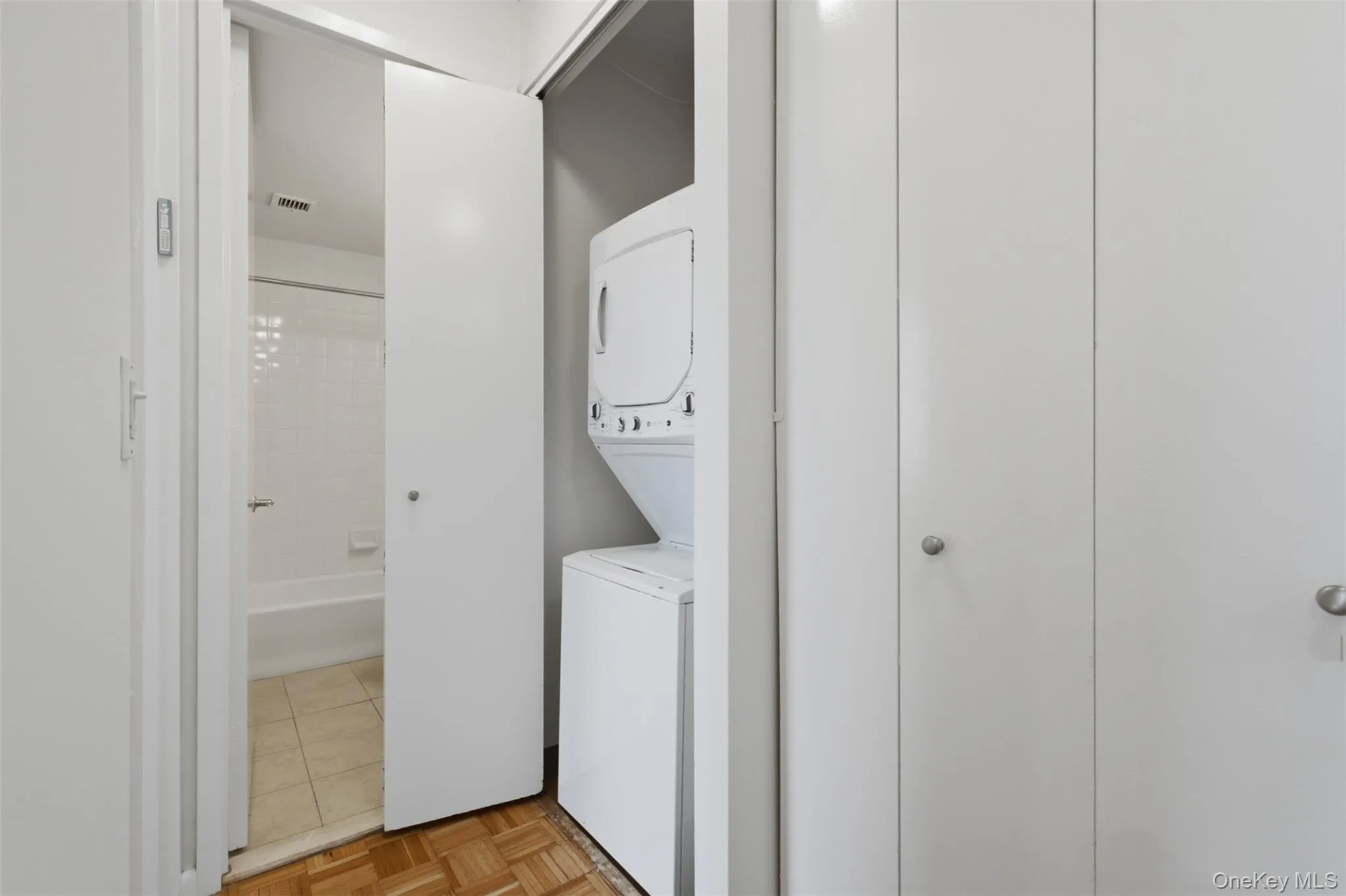 35 Chatsworth Avenue, Mamaroneck, NY, 2 Bedrooms Bedrooms, 5 Rooms Rooms,2 BathroomsBathrooms,Residential Lease,For Rent,Chatsworth,0,1045387 35 Chatsworth Avenue, Mamaroneck, NY, 2 Bedrooms Bedrooms, 5 Rooms Rooms,2 BathroomsBathrooms,Residential Lease,For Rent,Chatsworth,0,1045387