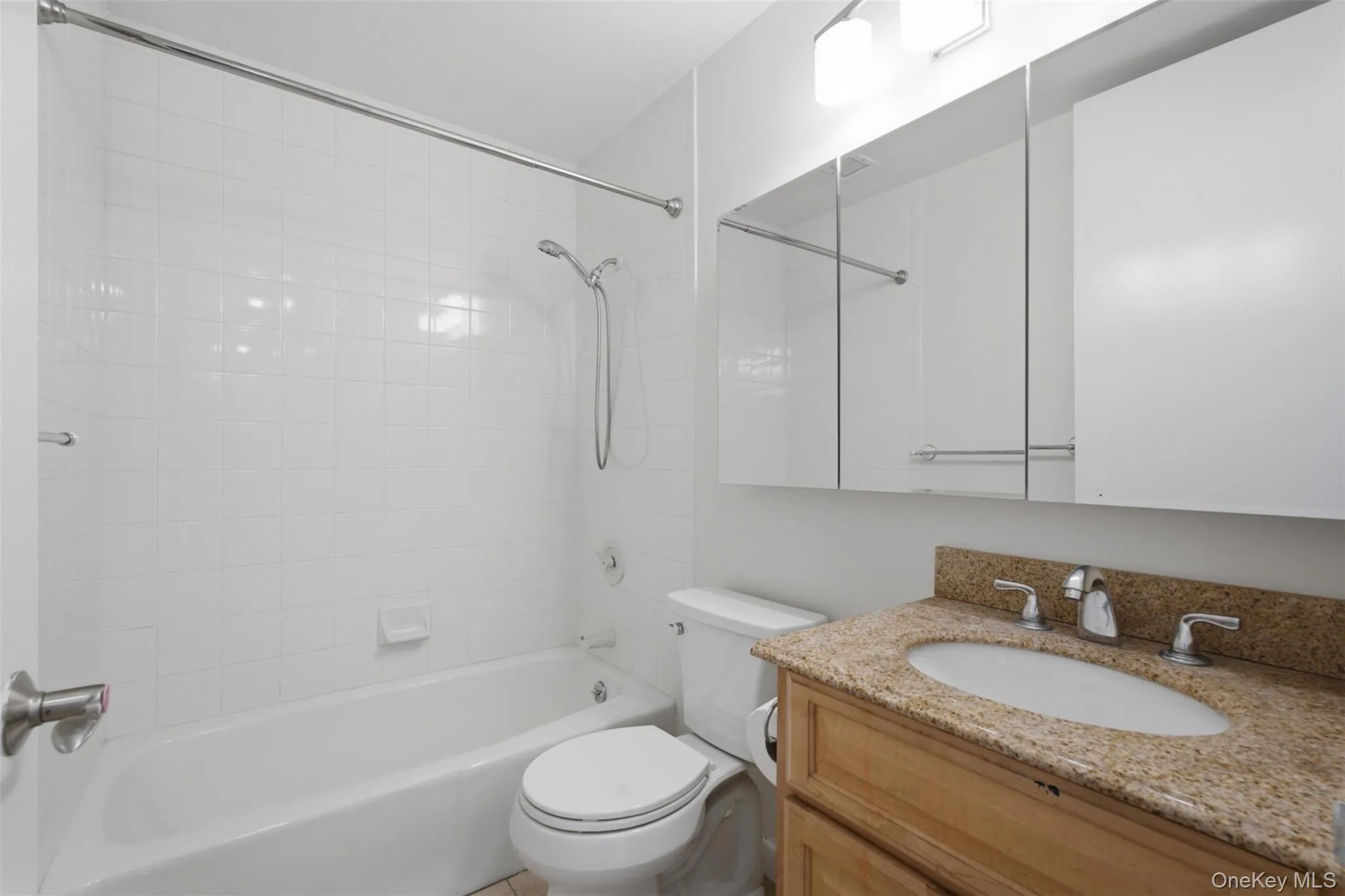 35 Chatsworth Avenue, Mamaroneck, NY, 2 Bedrooms Bedrooms, 5 Rooms Rooms,2 BathroomsBathrooms,Residential Lease,For Rent,Chatsworth,0,1045387 35 Chatsworth Avenue, Mamaroneck, NY, 2 Bedrooms Bedrooms, 5 Rooms Rooms,2 BathroomsBathrooms,Residential Lease,For Rent,Chatsworth,0,1045387