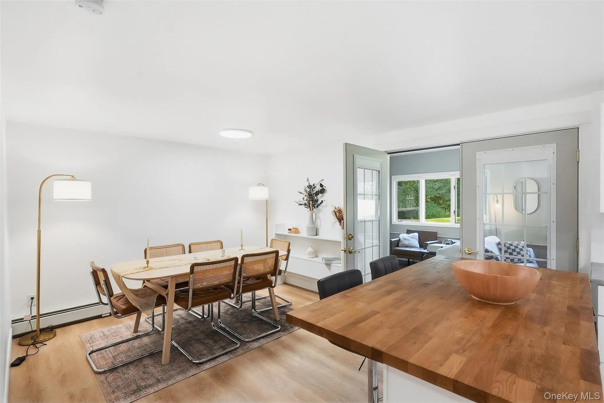 Accessory Apartment Dining / Kitchen / Living Connection Accessory Apartment Dining / Kitchen / Living Connection