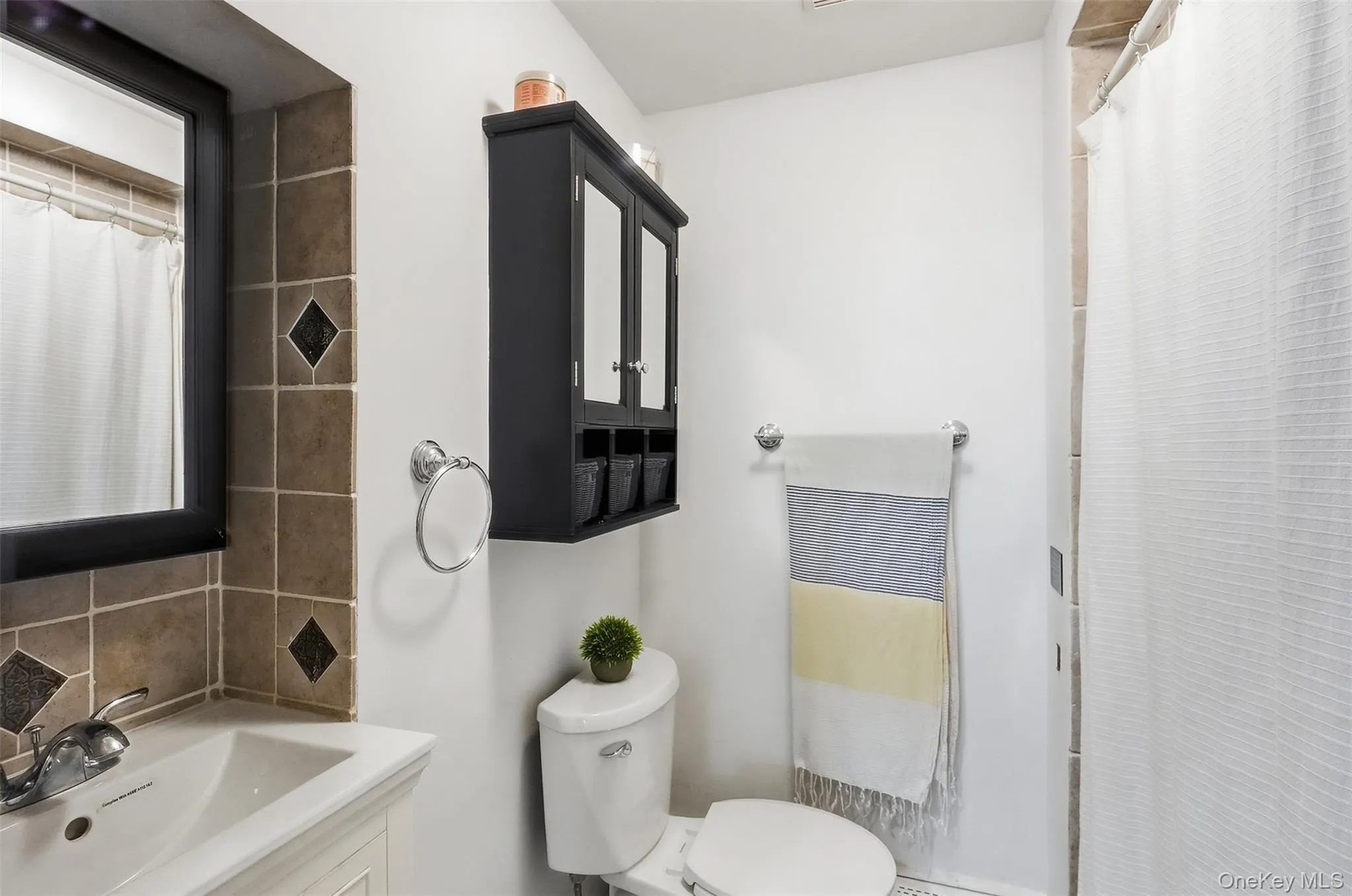 Accessory Apartment Full-Bathroom Accessory Apartment Full-Bathroom