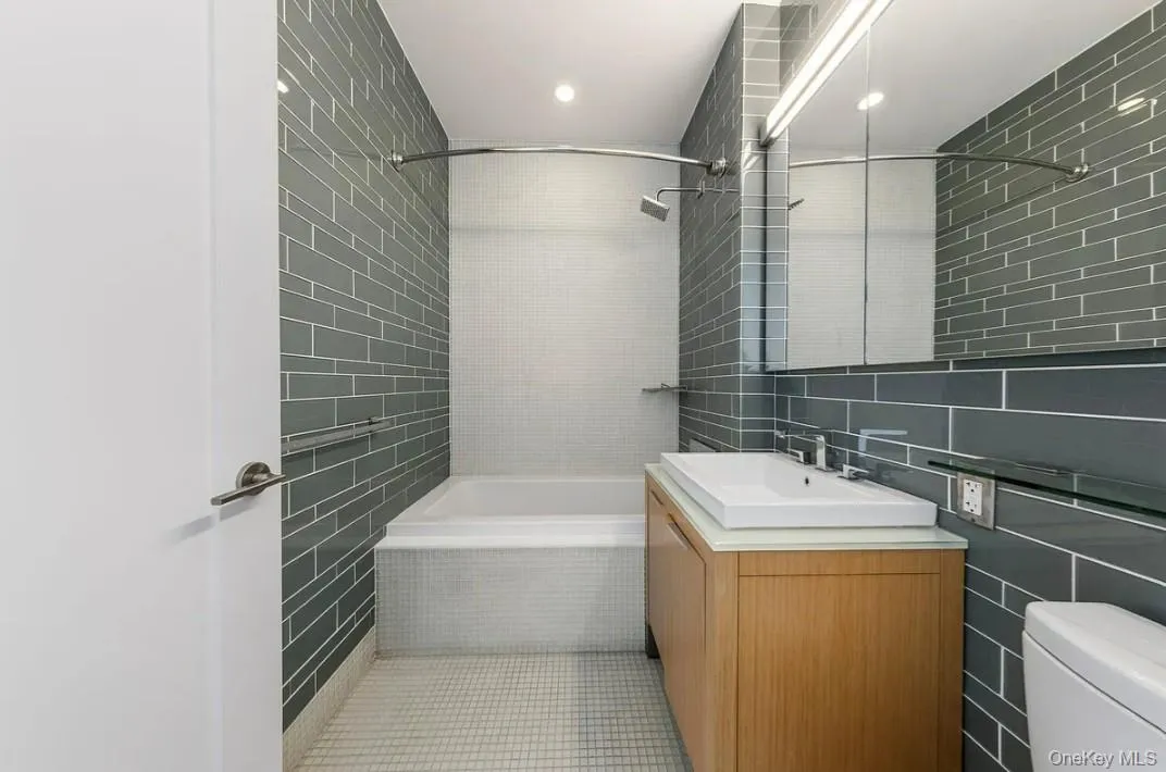 22 6th Street, New York, NY, 3 Bedrooms Bedrooms, 6 Rooms Rooms,3 BathroomsBathrooms,Residential Lease,For Rent,6th,0,1045393 22 6th Street, New York, NY, 3 Bedrooms Bedrooms, 6 Rooms Rooms,3 BathroomsBathrooms,Residential Lease,For Rent,6th,0,1045393