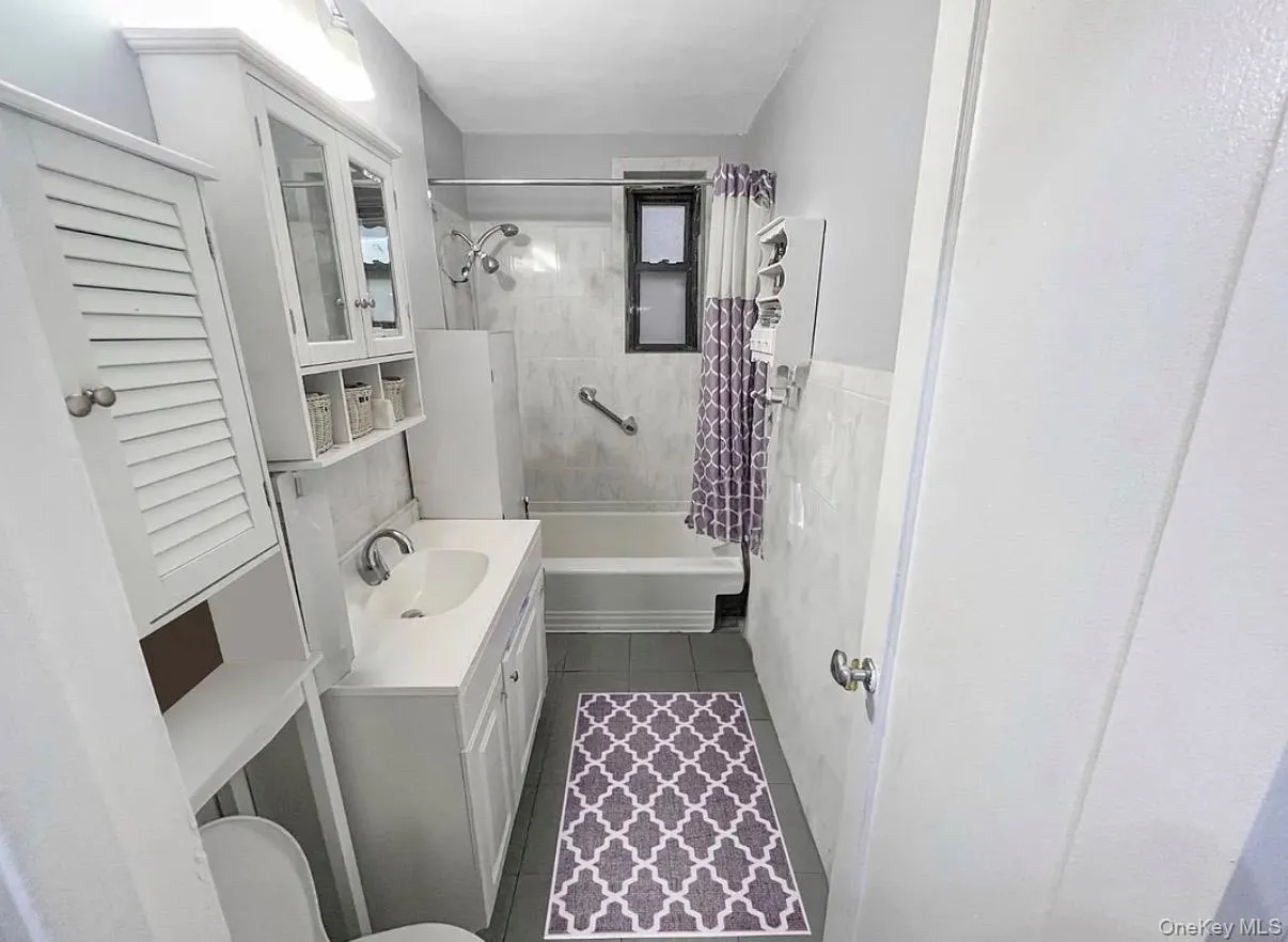 32-22 92nd Street, New York, NY, 1 Bedroom Bedrooms, 4 Rooms Rooms,1 BathroomBathrooms,Residential,For Rent,92nd,0,1045402 32-22 92nd Street, New York, NY, 1 Bedroom Bedrooms, 4 Rooms Rooms,1 BathroomBathrooms,Residential,For Rent,92nd,0,1045402