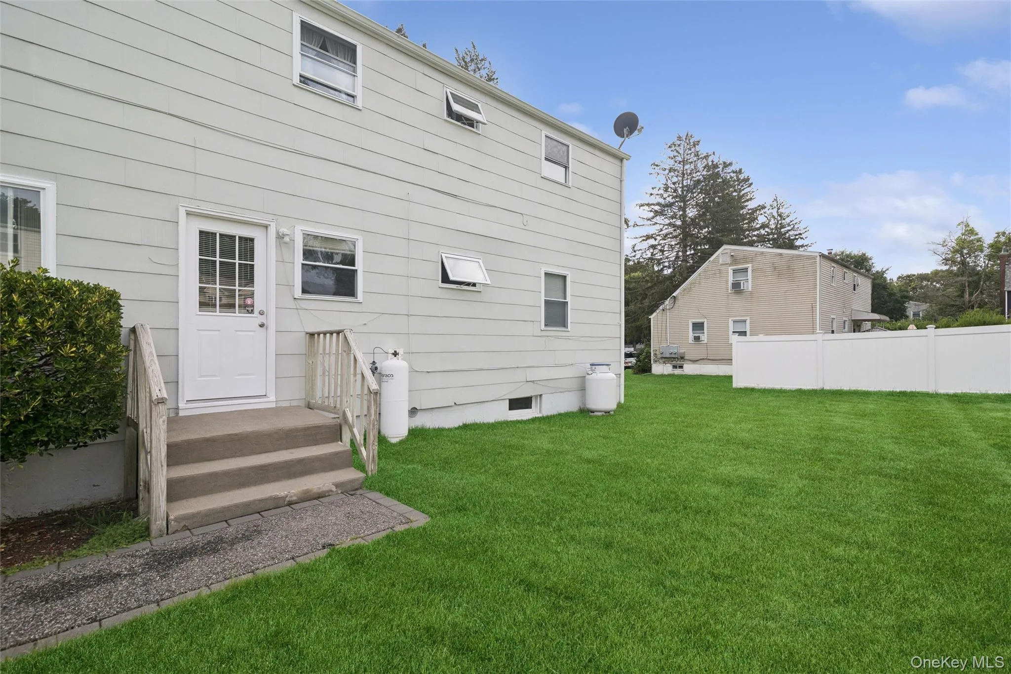 544 Park Avenue, Brookhaven, NY, 4 Bedrooms Bedrooms, 9 Rooms Rooms,2 BathroomsBathrooms,Residential,For Rent,Park,0,1045406 544 Park Avenue, Brookhaven, NY, 4 Bedrooms Bedrooms, 9 Rooms Rooms,2 BathroomsBathrooms,Residential,For Rent,Park,0,1045406
