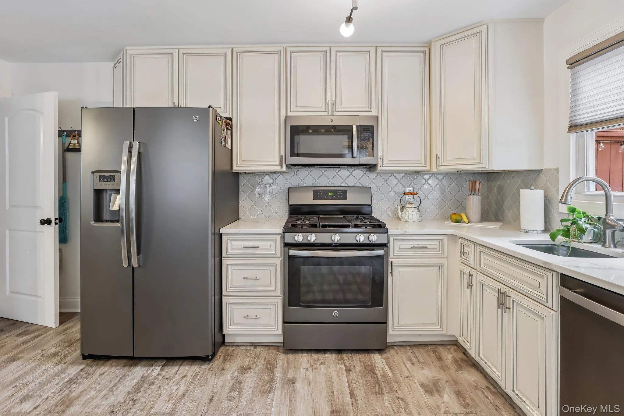 7 Center Street, Ramapo, NY, 2 Bedrooms Bedrooms, 5 Rooms Rooms,1 BathroomBathrooms,Residential,For Rent,Center,0,1045409 7 Center Street, Ramapo, NY, 2 Bedrooms Bedrooms, 5 Rooms Rooms,1 BathroomBathrooms,Residential,For Rent,Center,0,1045409
